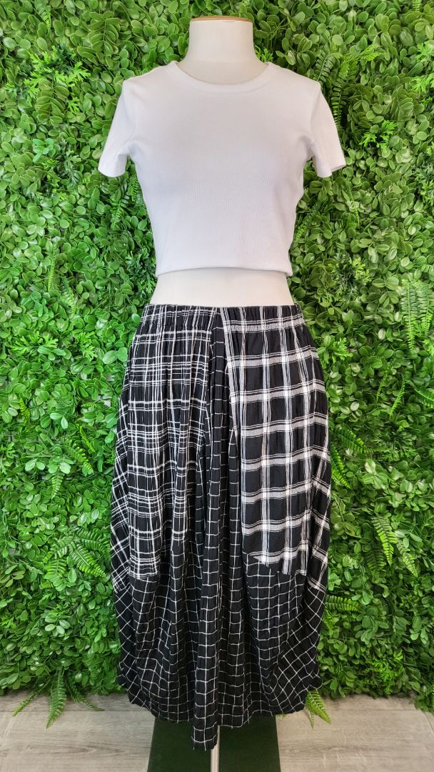 Sahara Black/White Tulip Skirt (16)