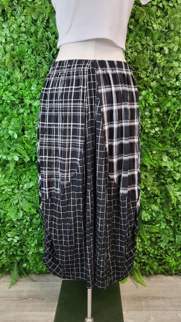 Sahara Black/White Tulip Skirt (16)