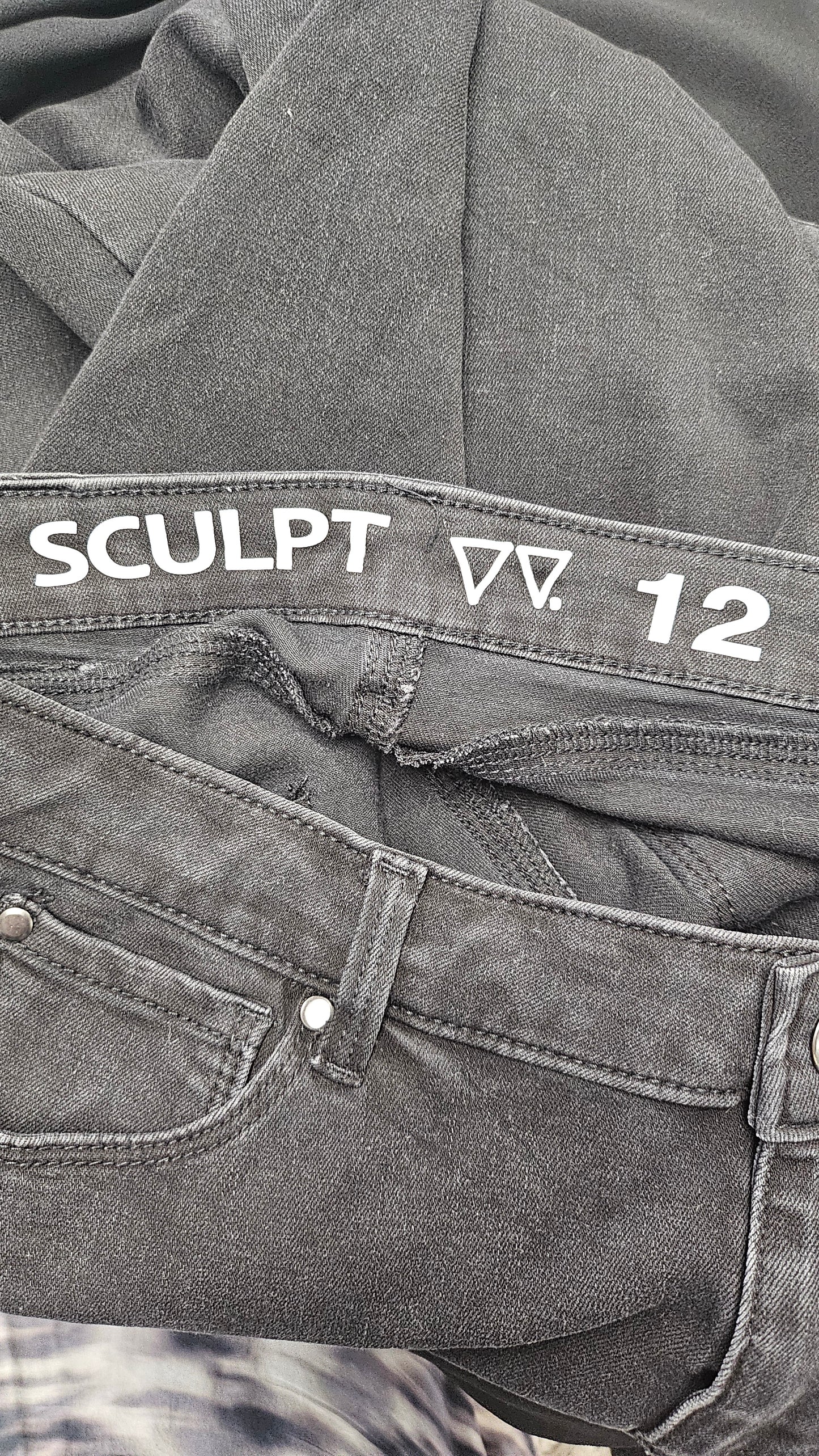 Shine On Label Black Sculpt Jean (12)