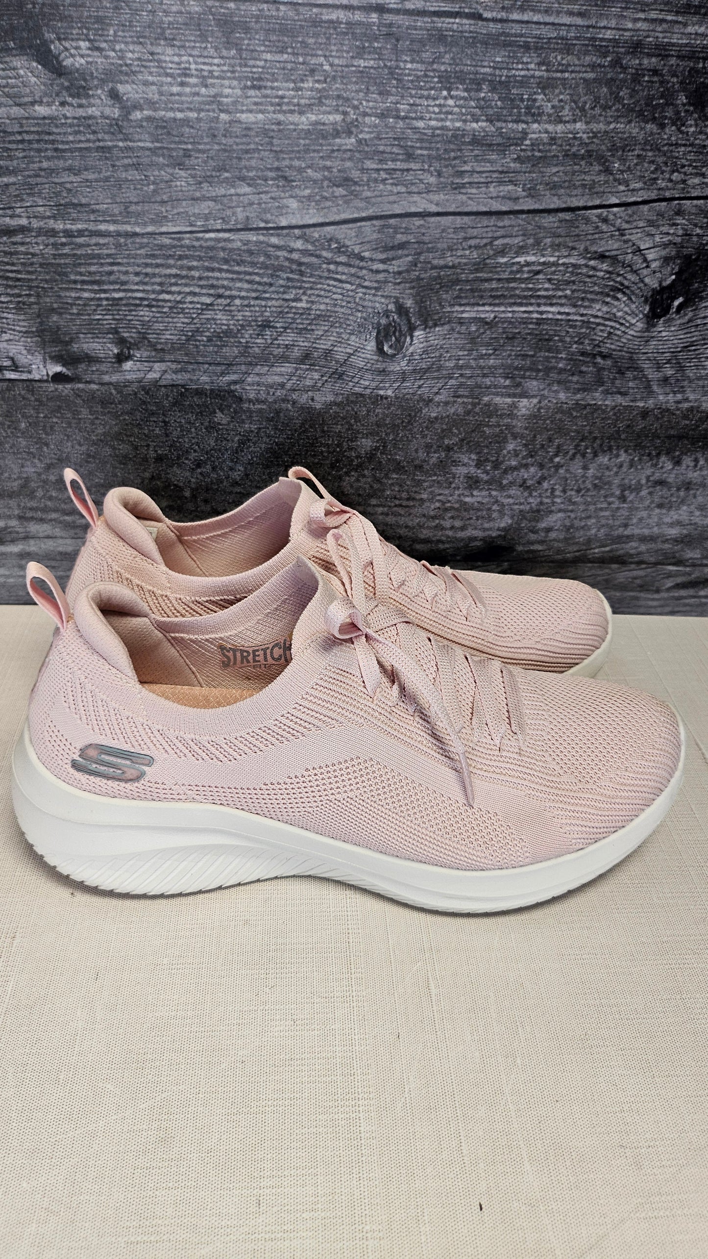 Skechers Pink Knit Sneaker (39)