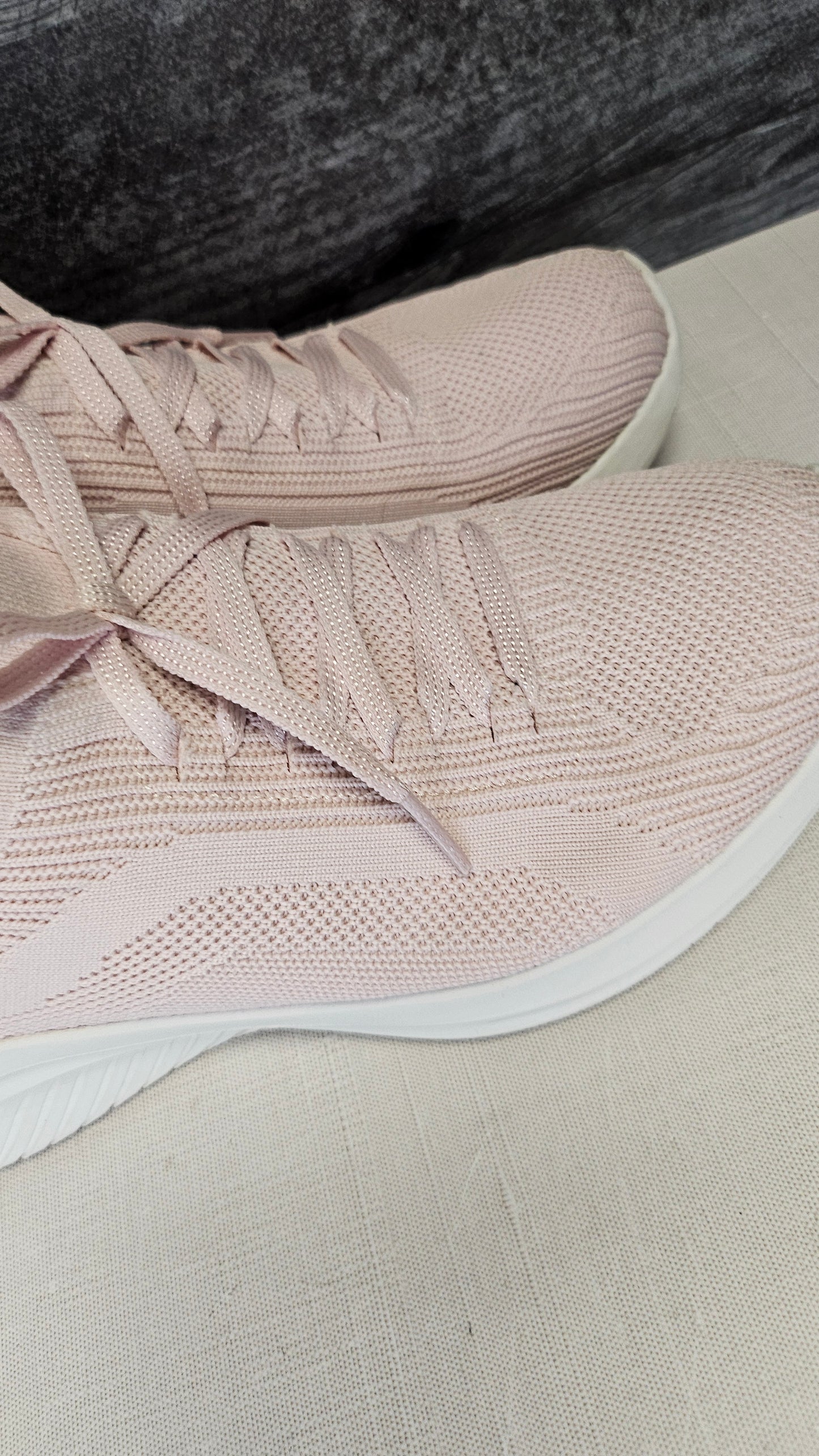 Skechers Pink Knit Sneaker (39)