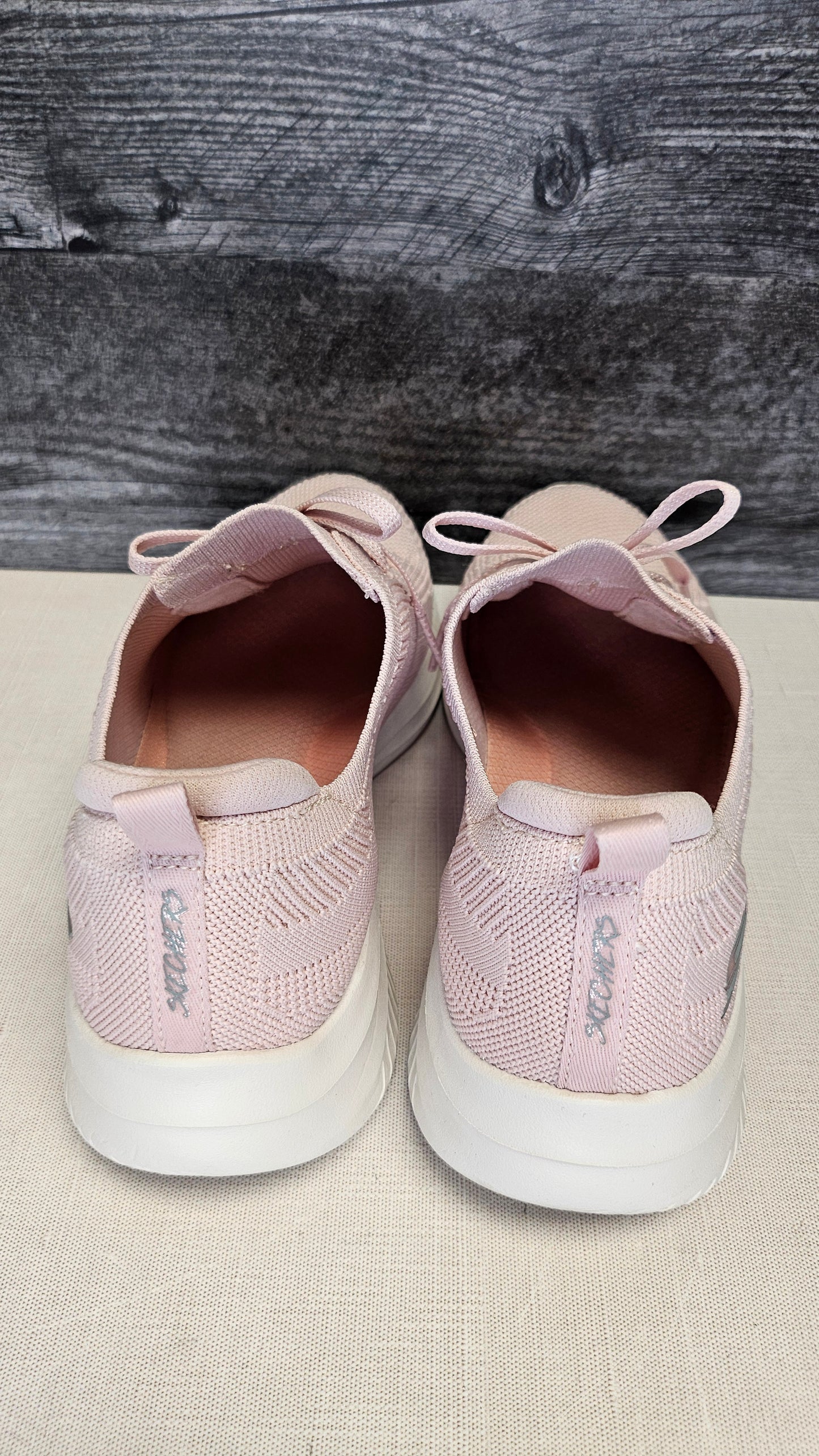 Skechers Pink Knit Sneaker (39)