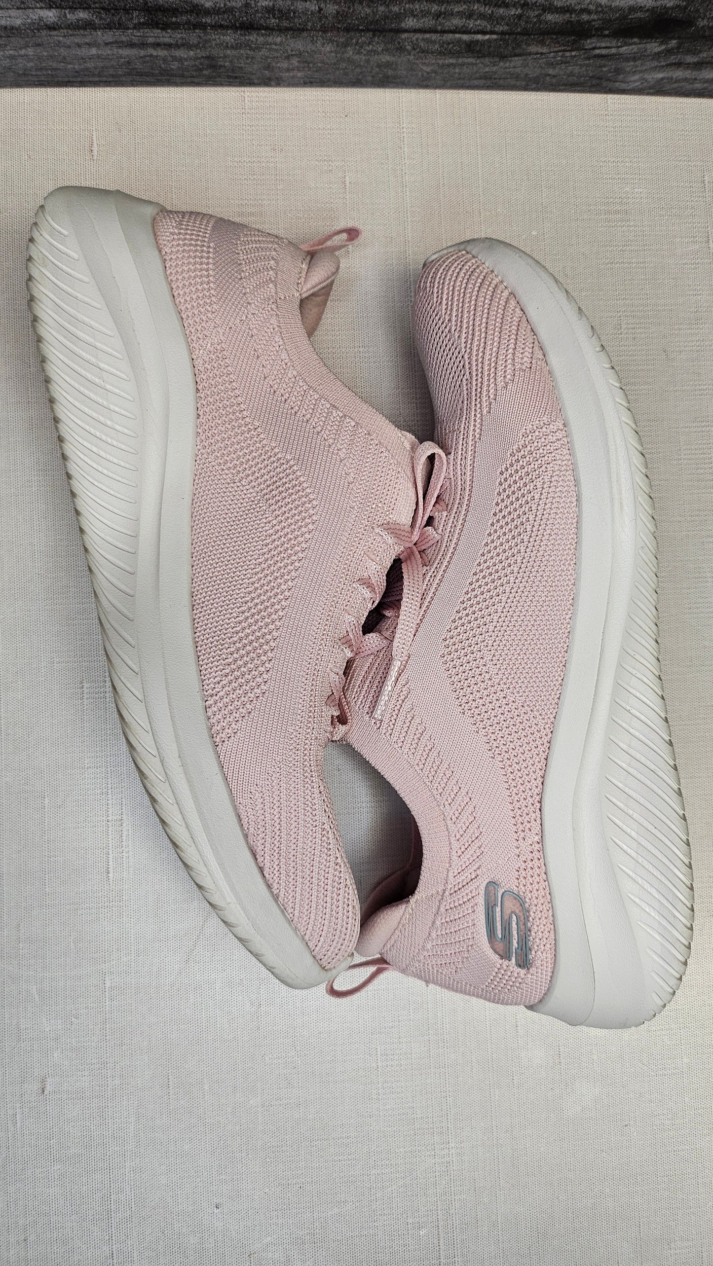 Skechers Pink Knit Sneaker (39)