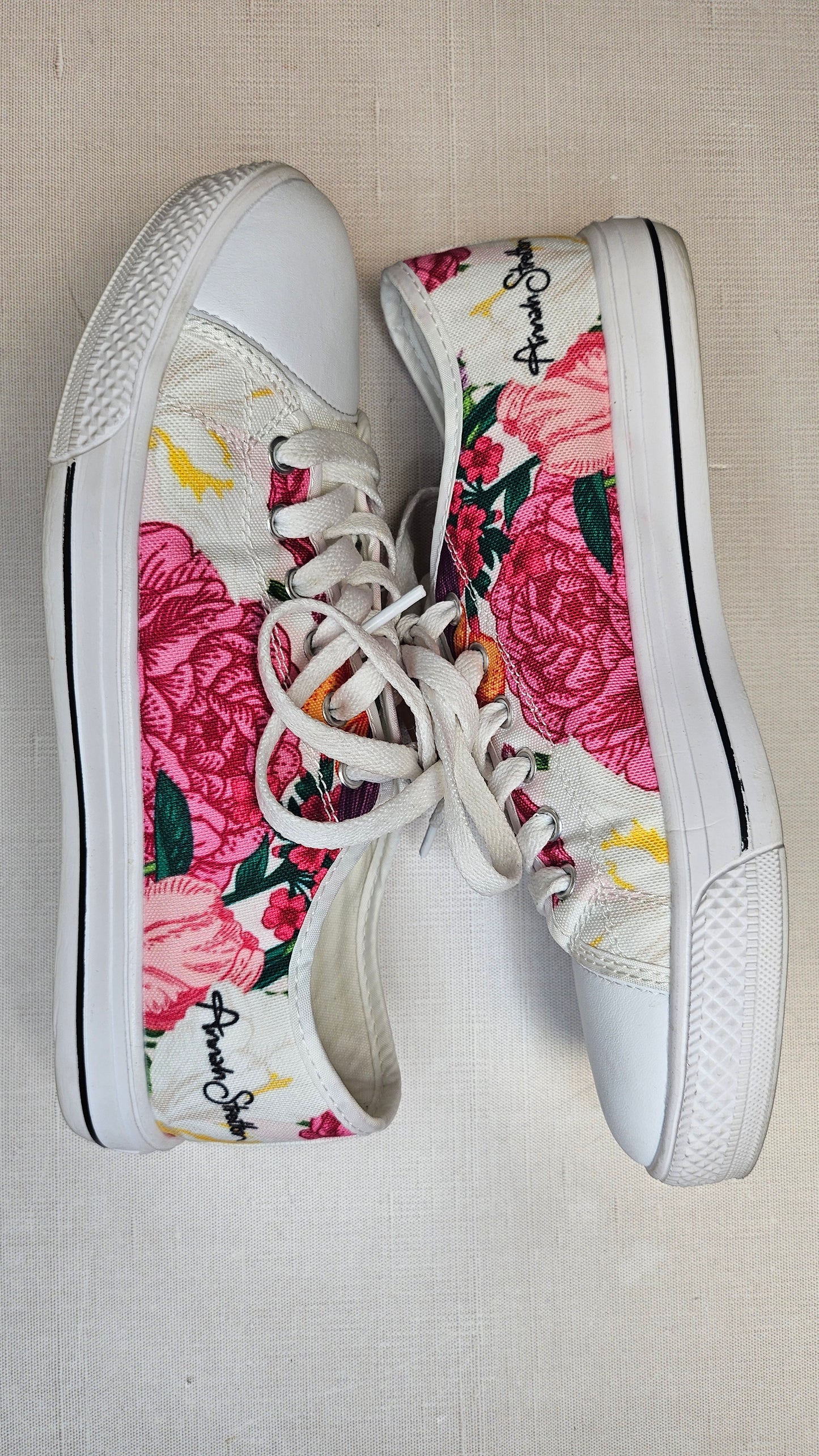 Annah Stretton Floral Sneaker (38)