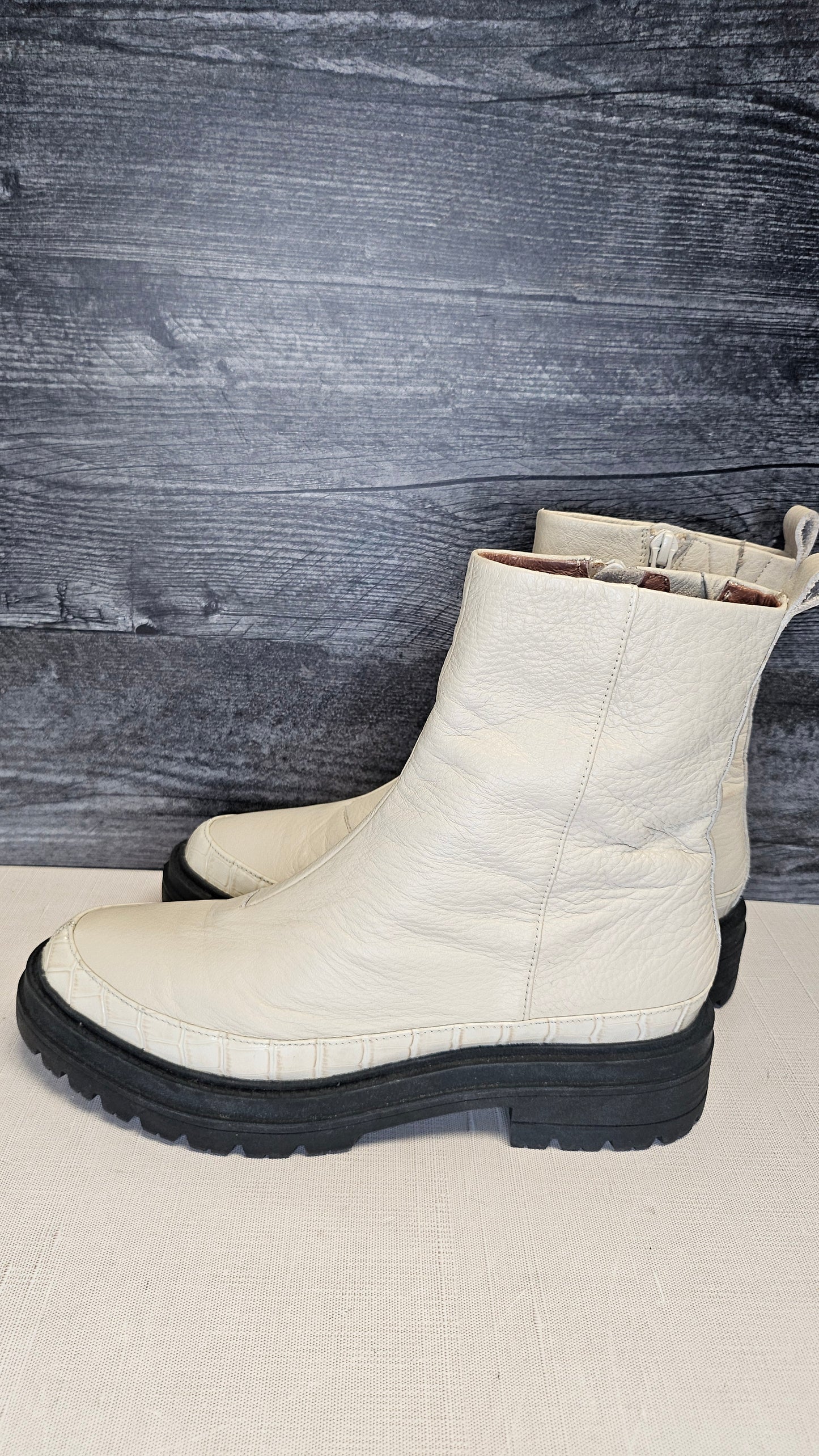 Mi Piaci Cream Nora Combat Boot (38)