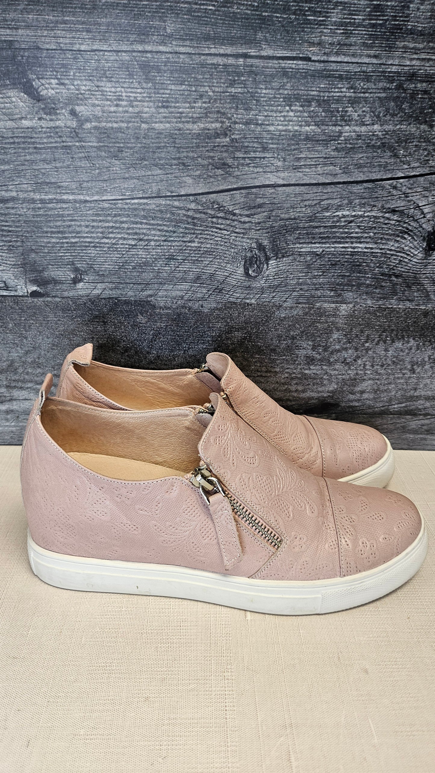 Charlie Rose Blush Sneaker 39.5