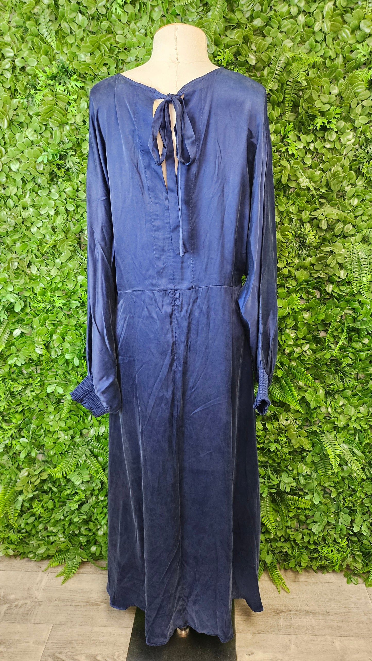 Max Ink Mariana V-Neck Dress BNWT (16)