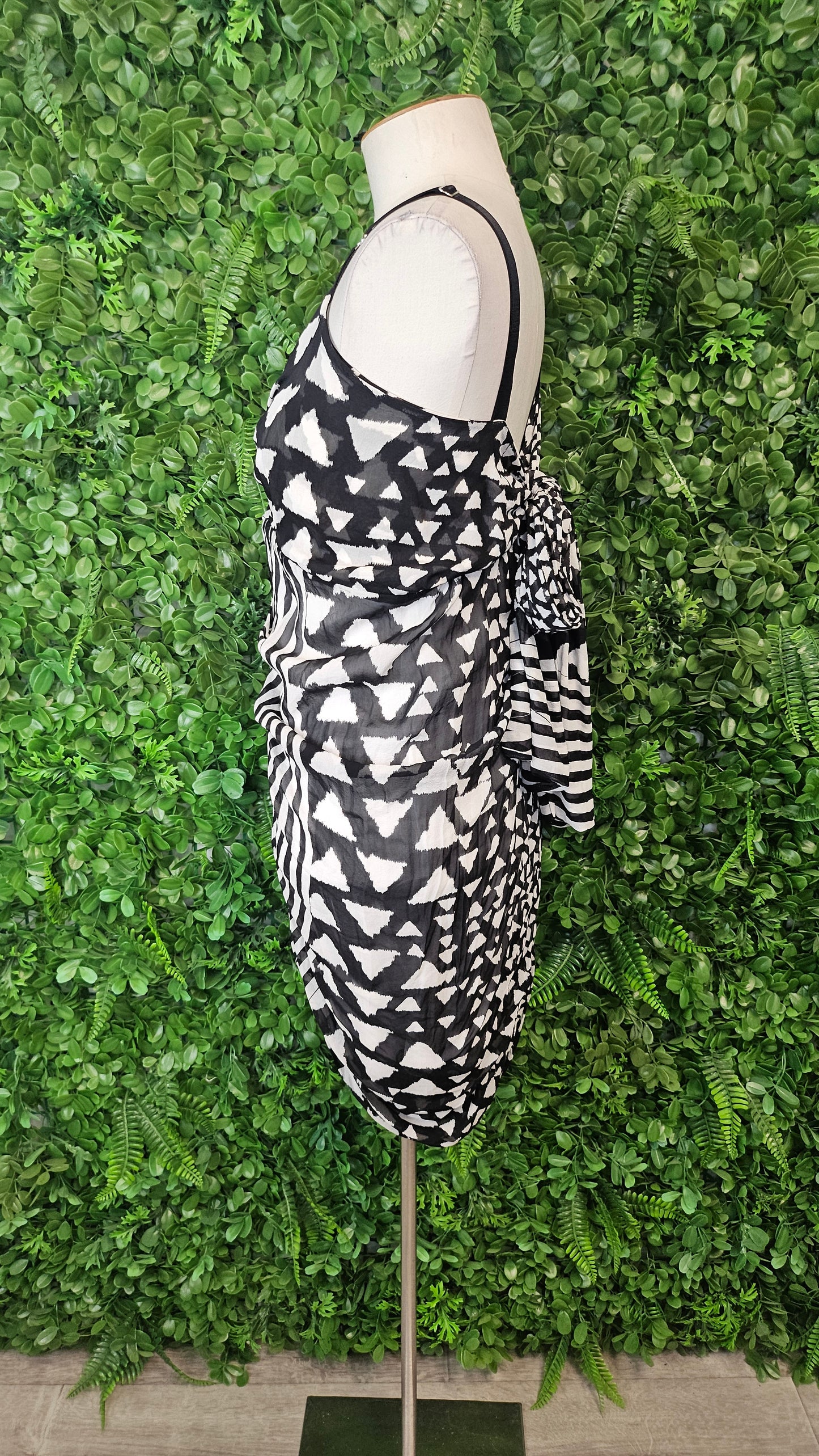 Annah Stretton Black/White Okapi Dress BNWT (14)