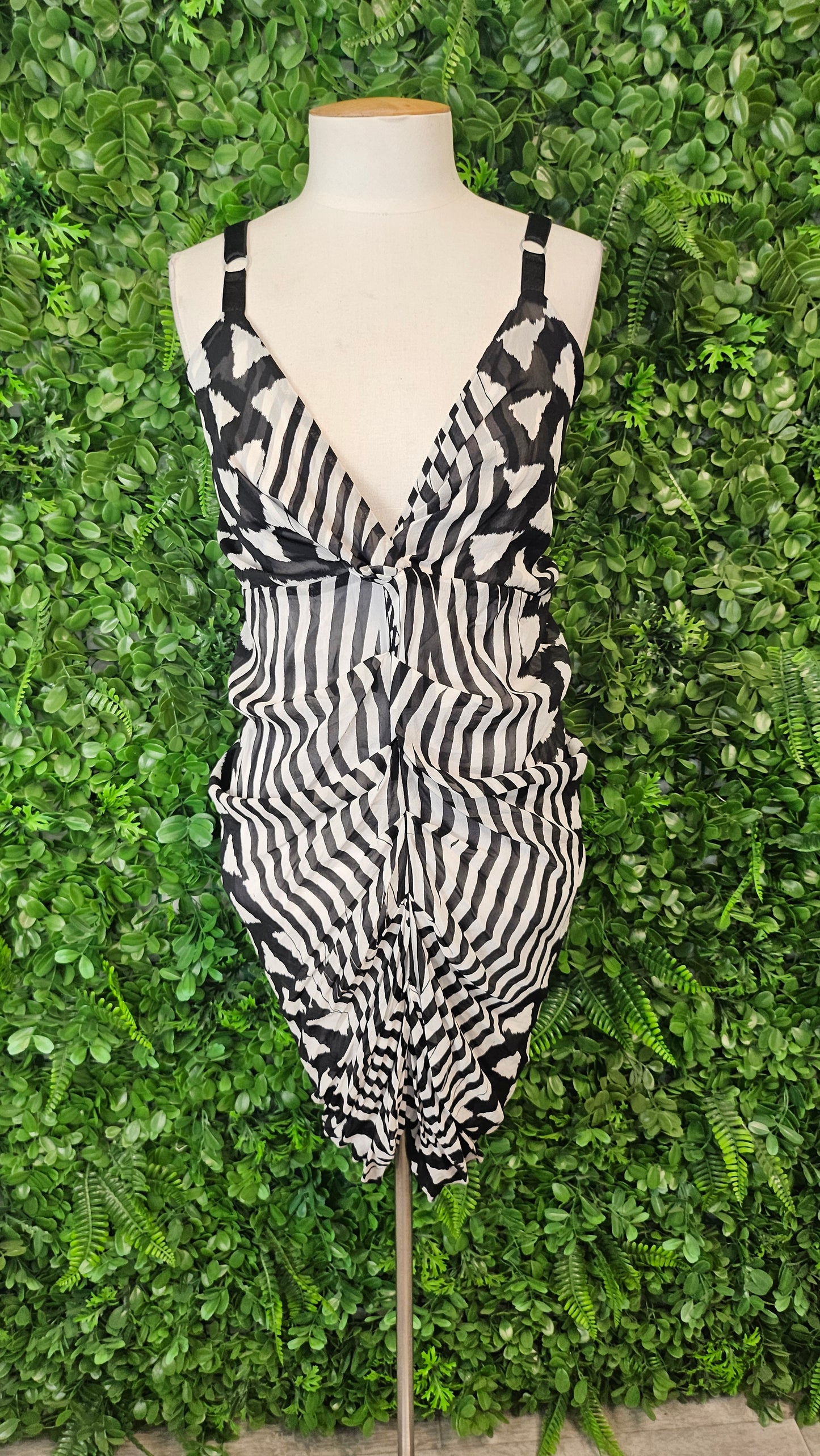 Annah Stretton Black/White Okapi Dress BNWT (14)