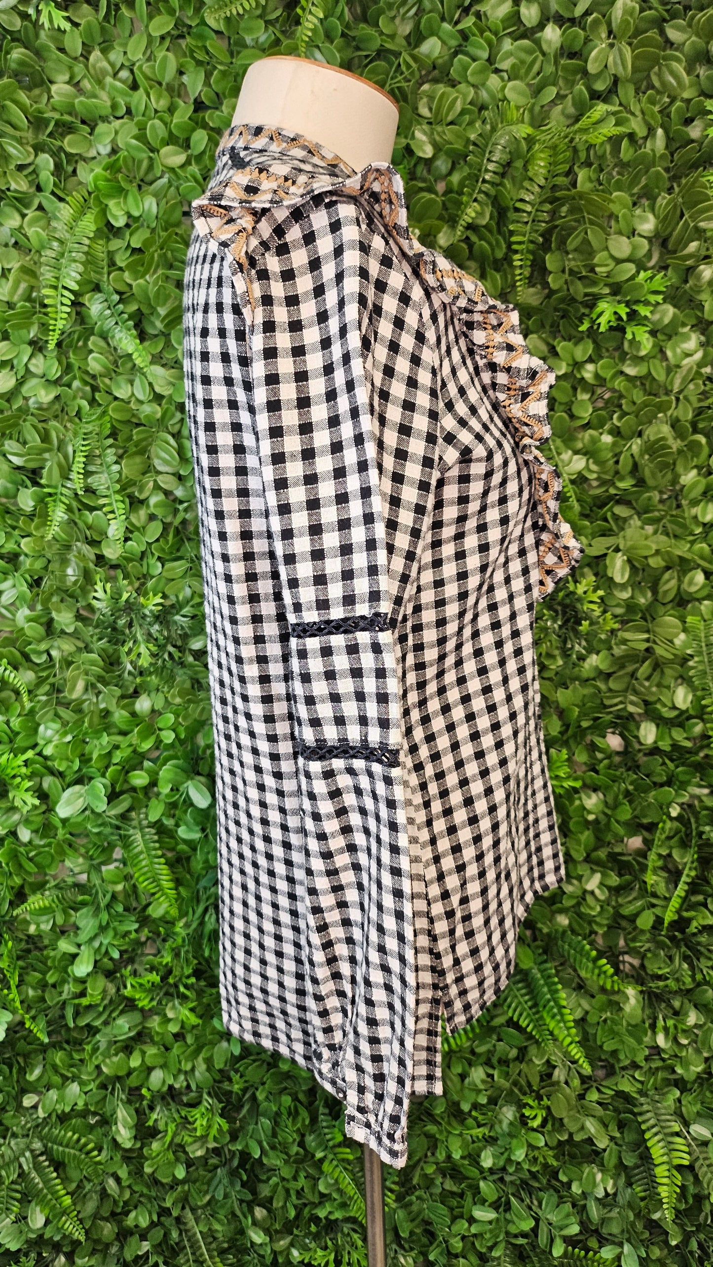Unknown B/W Gingham Top (10-12)