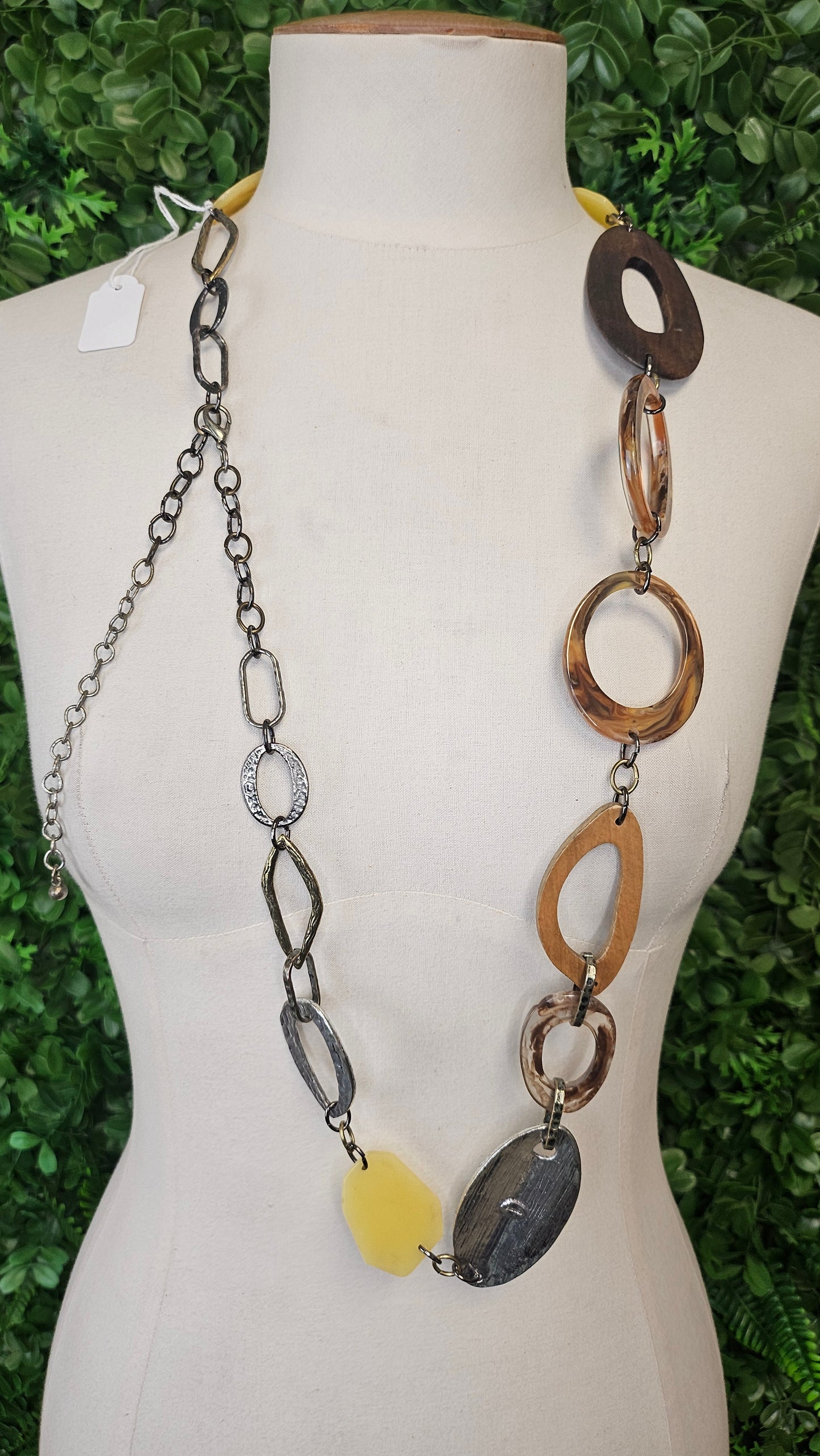 Unknown Wood Resin Necklace