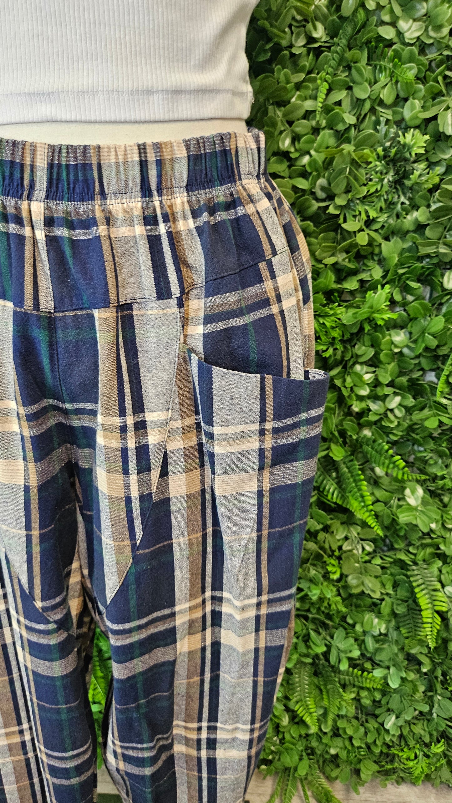 Deanne Hobbs Check Barrel Pant (10)