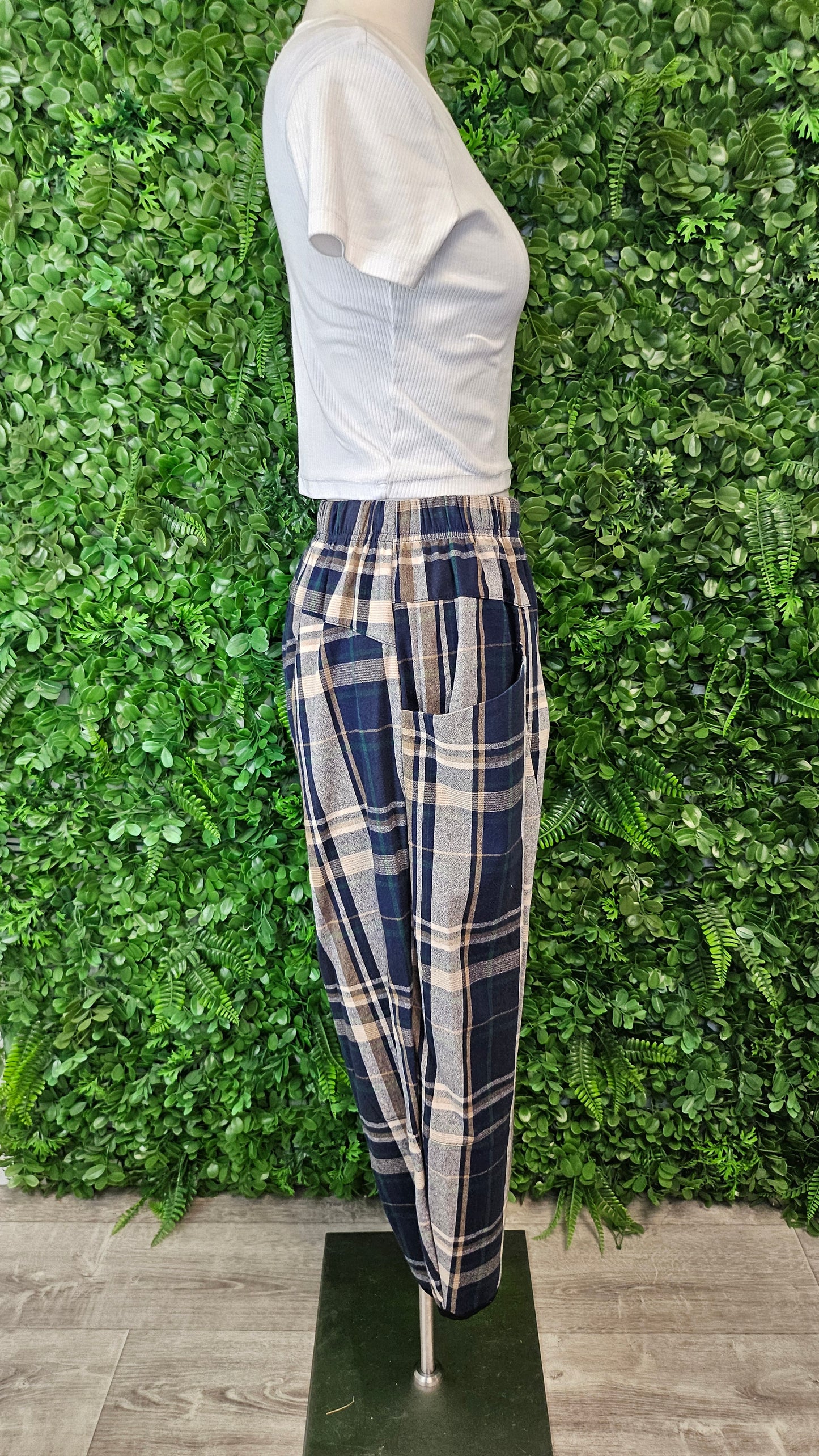 Deanne Hobbs Check Barrel Pant (10)