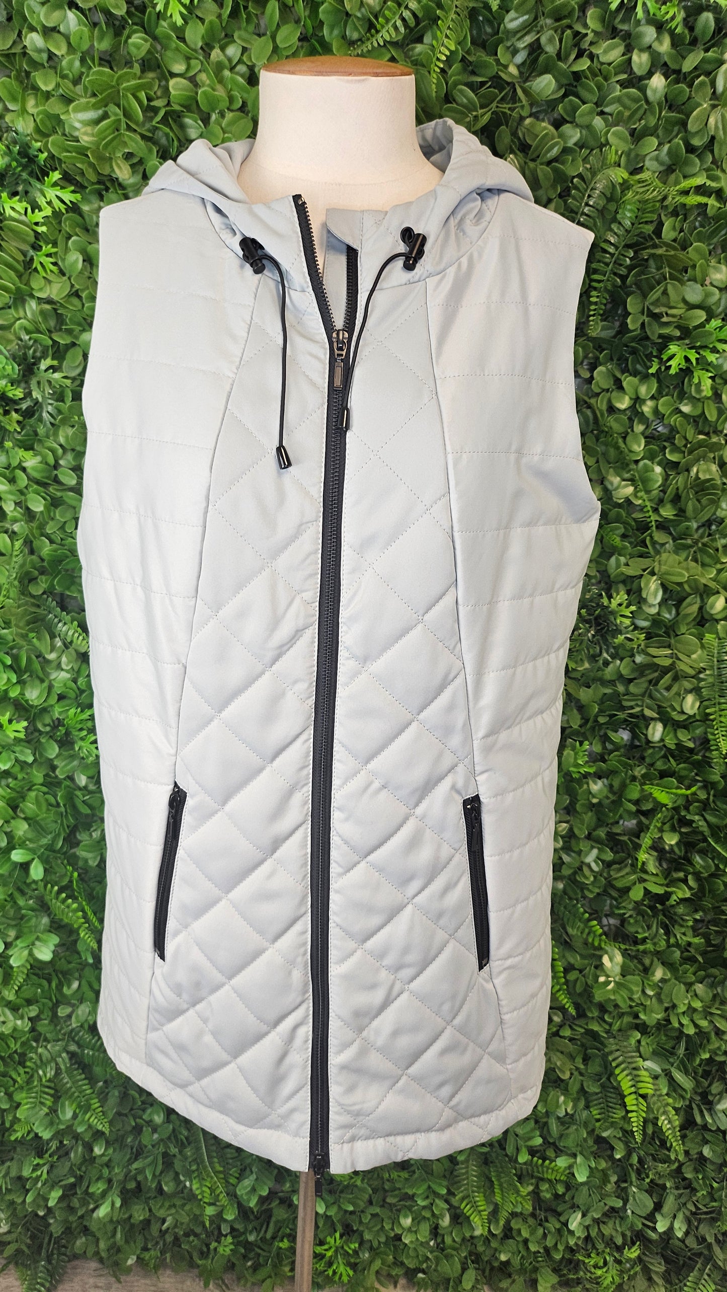 Yarra Trail Silver Grey Sleeveless Vest (10)