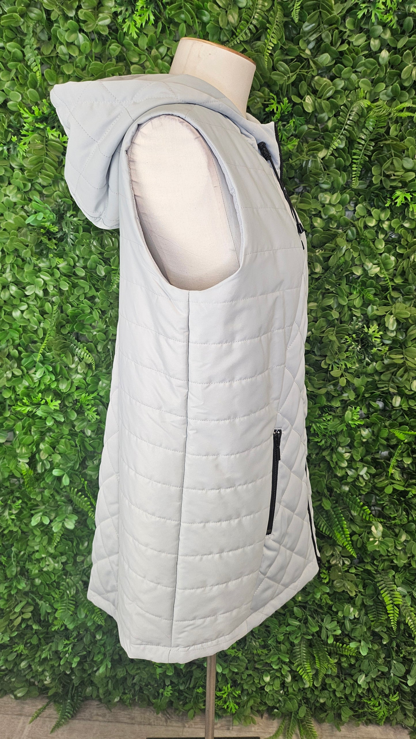 Yarra Trail Silver Grey Sleeveless Vest (10)