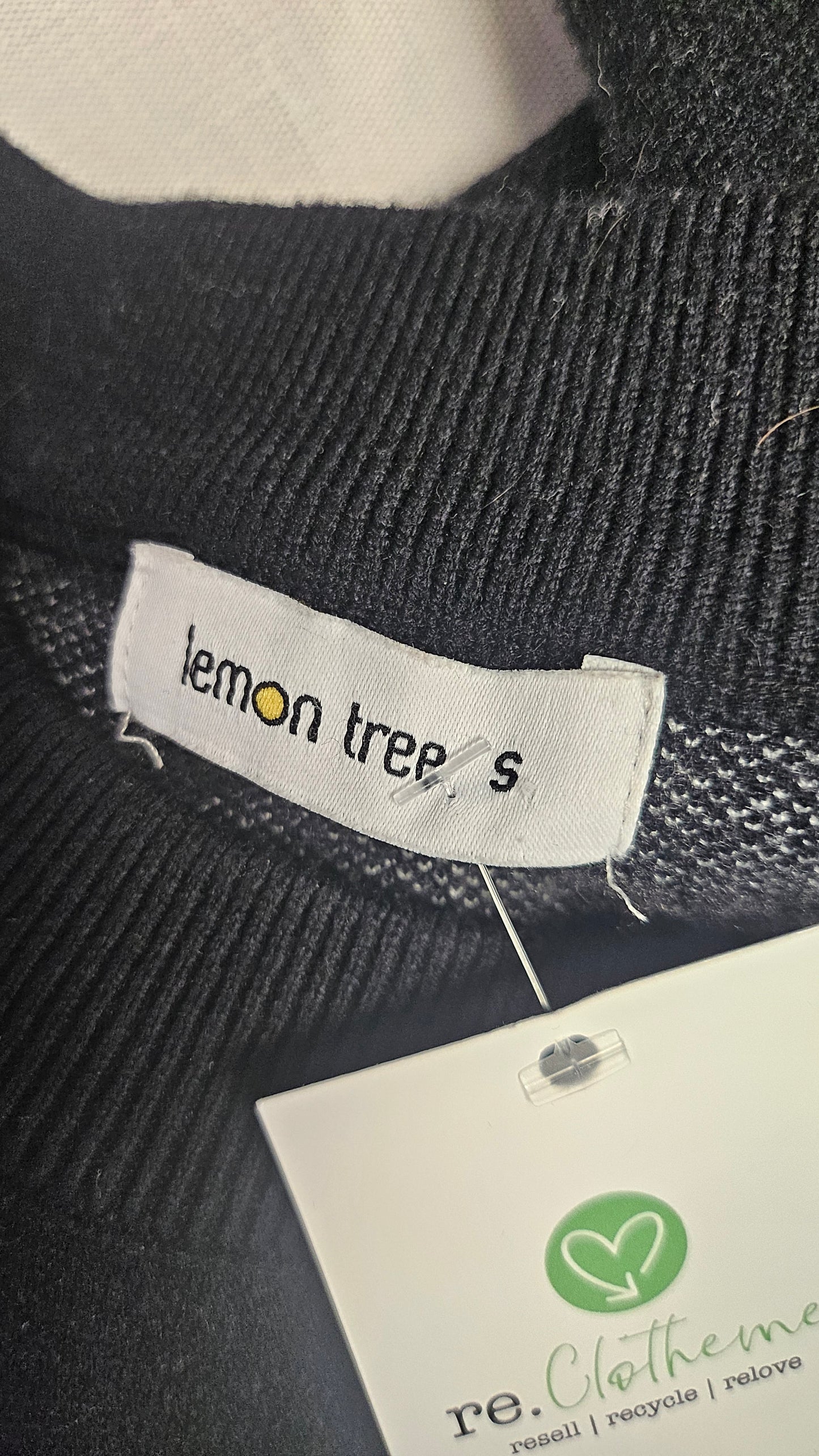 Lemon Tree Black LOVE Knit (10)
