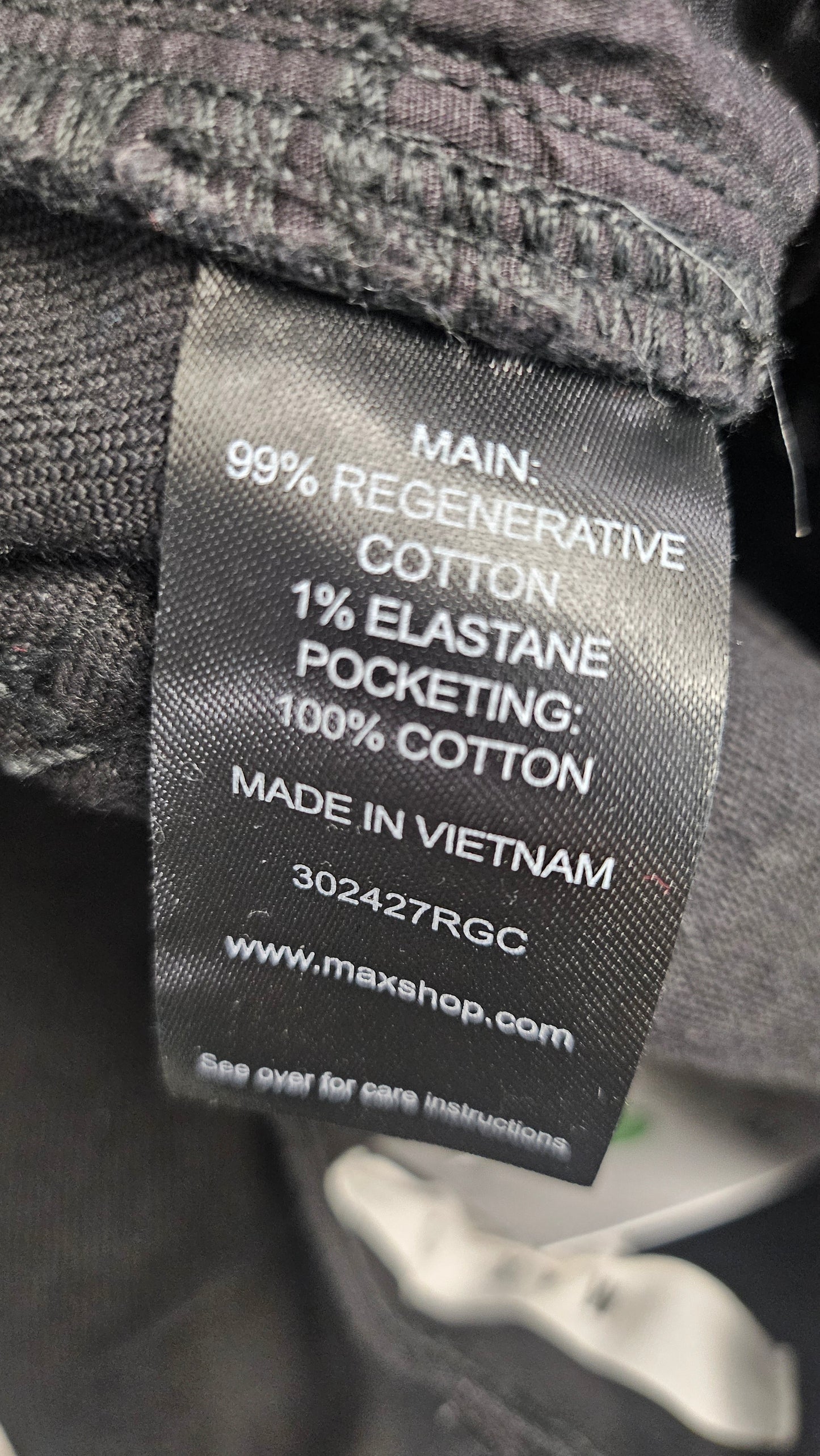 Max Black Straight Leg Jean (10)