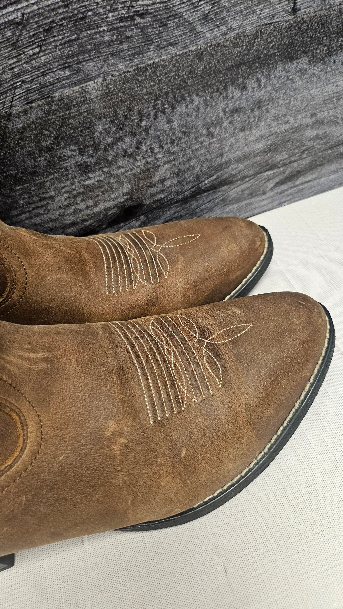 Ariat Tan Western Boots (40W)