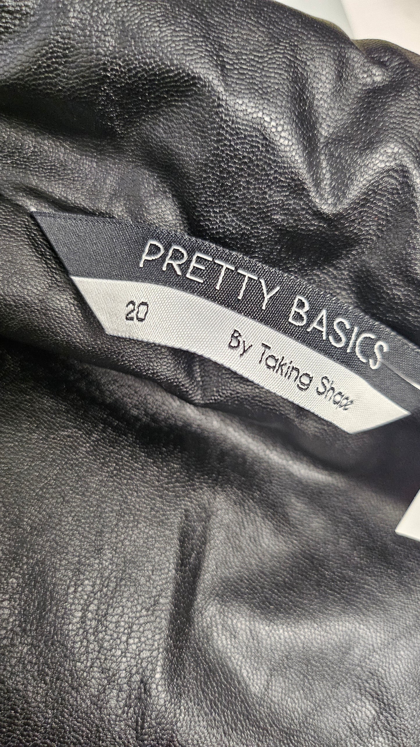 Pretty Basics TS Black Longline Hooded Vest (20)