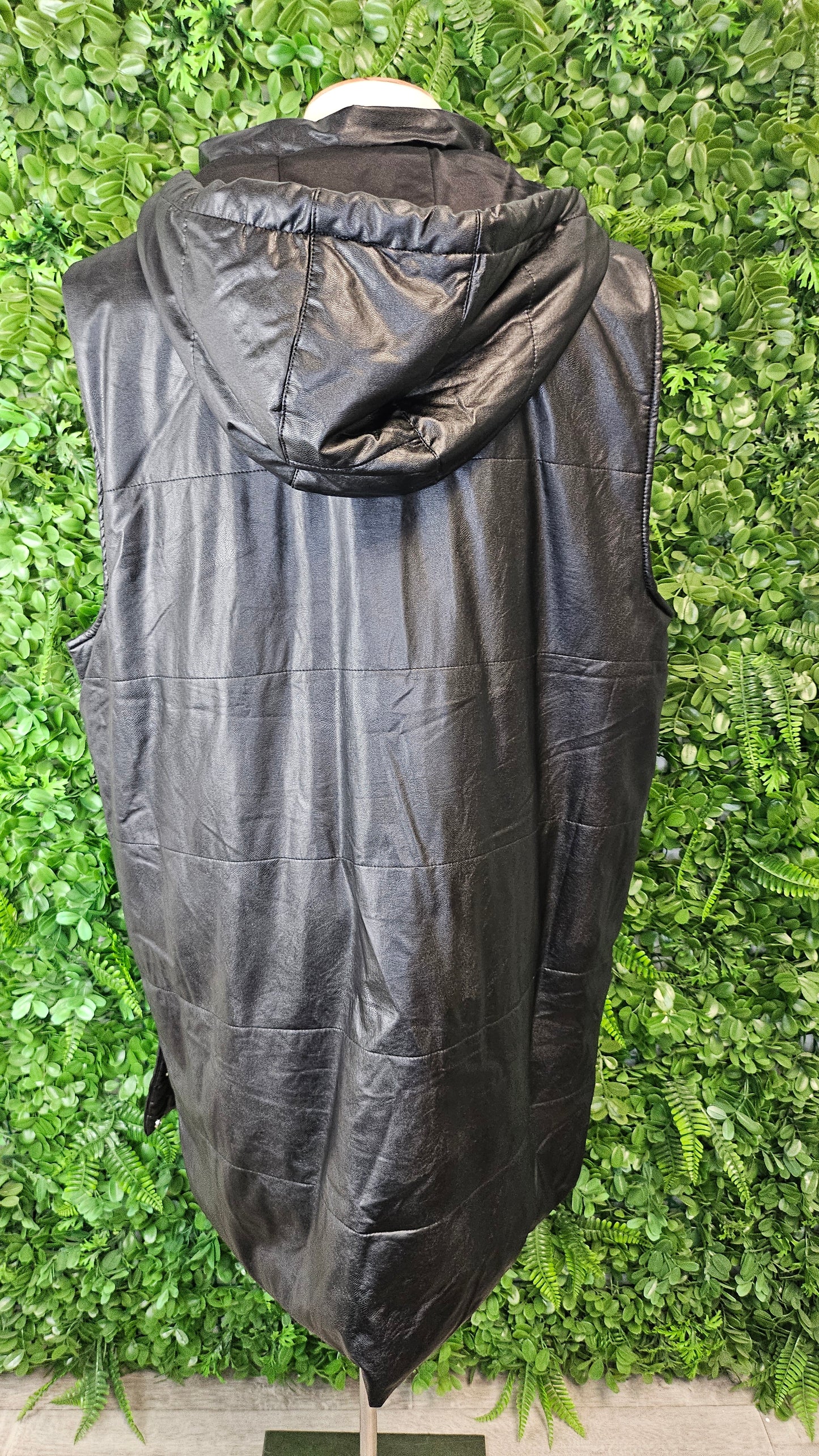 Pretty Basics TS Black Longline Hooded Vest (20)