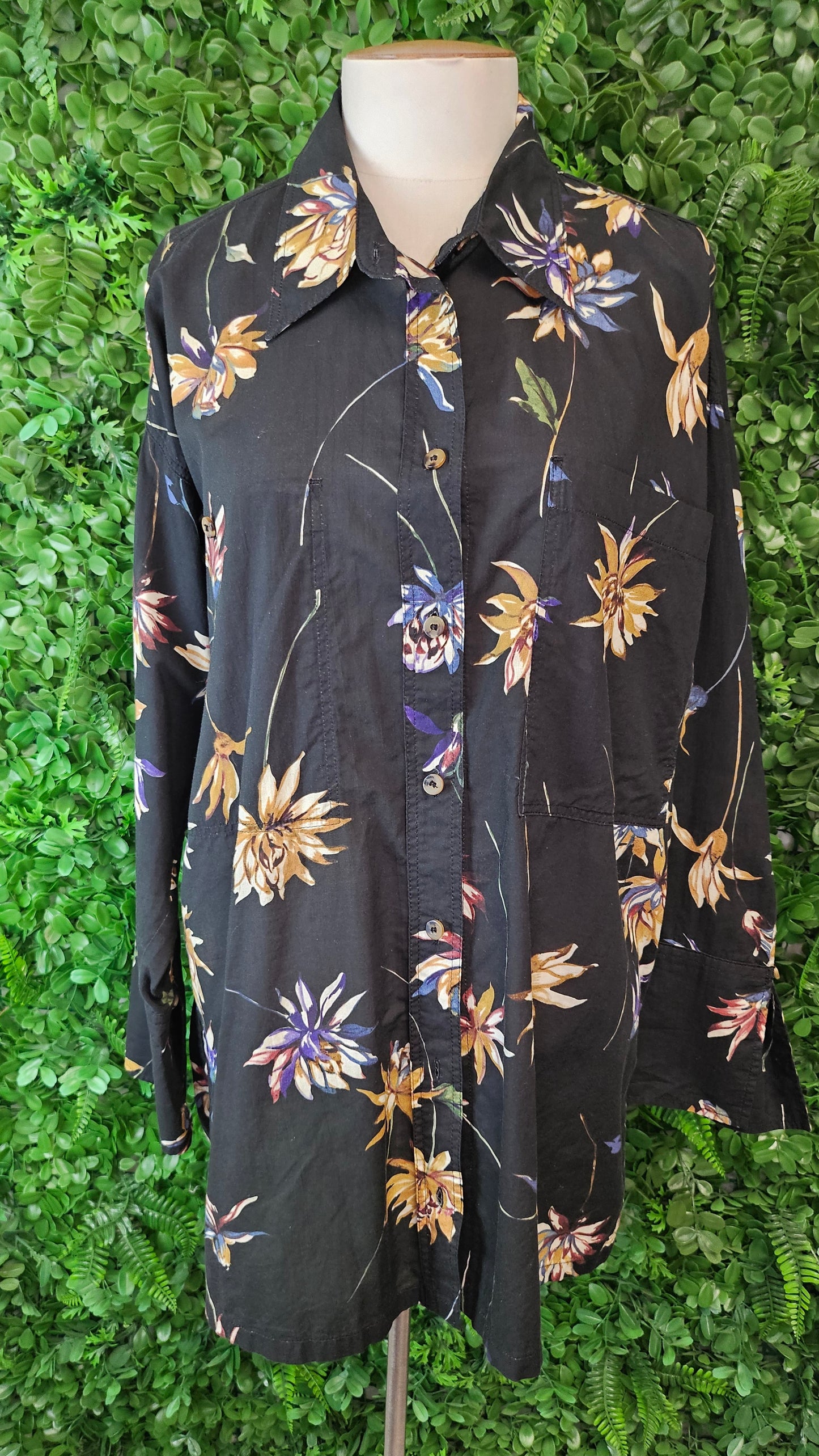 Hannes Roether Black Floral Shirt (12)