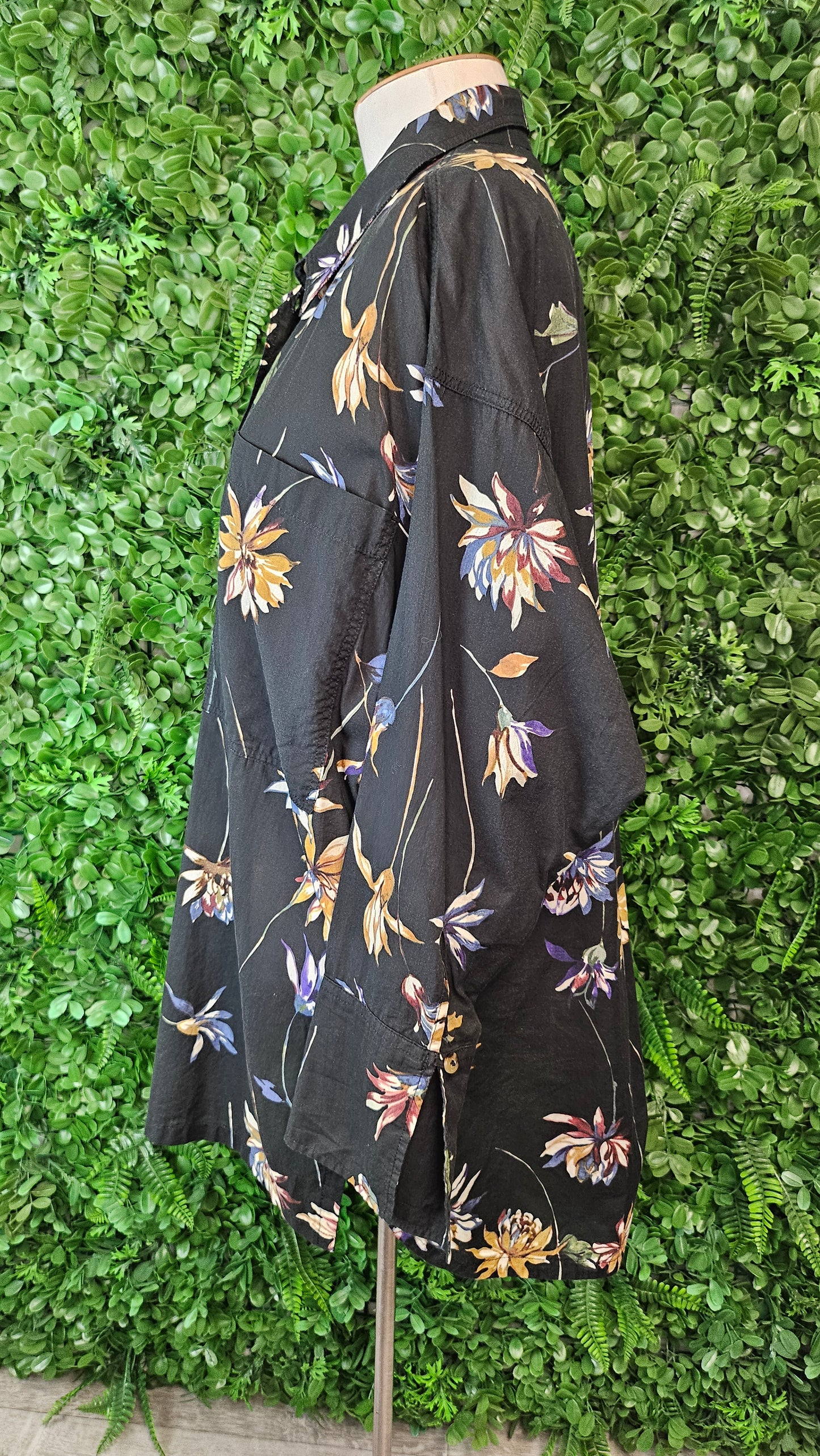 Hannes Roether Black Floral Shirt (12)