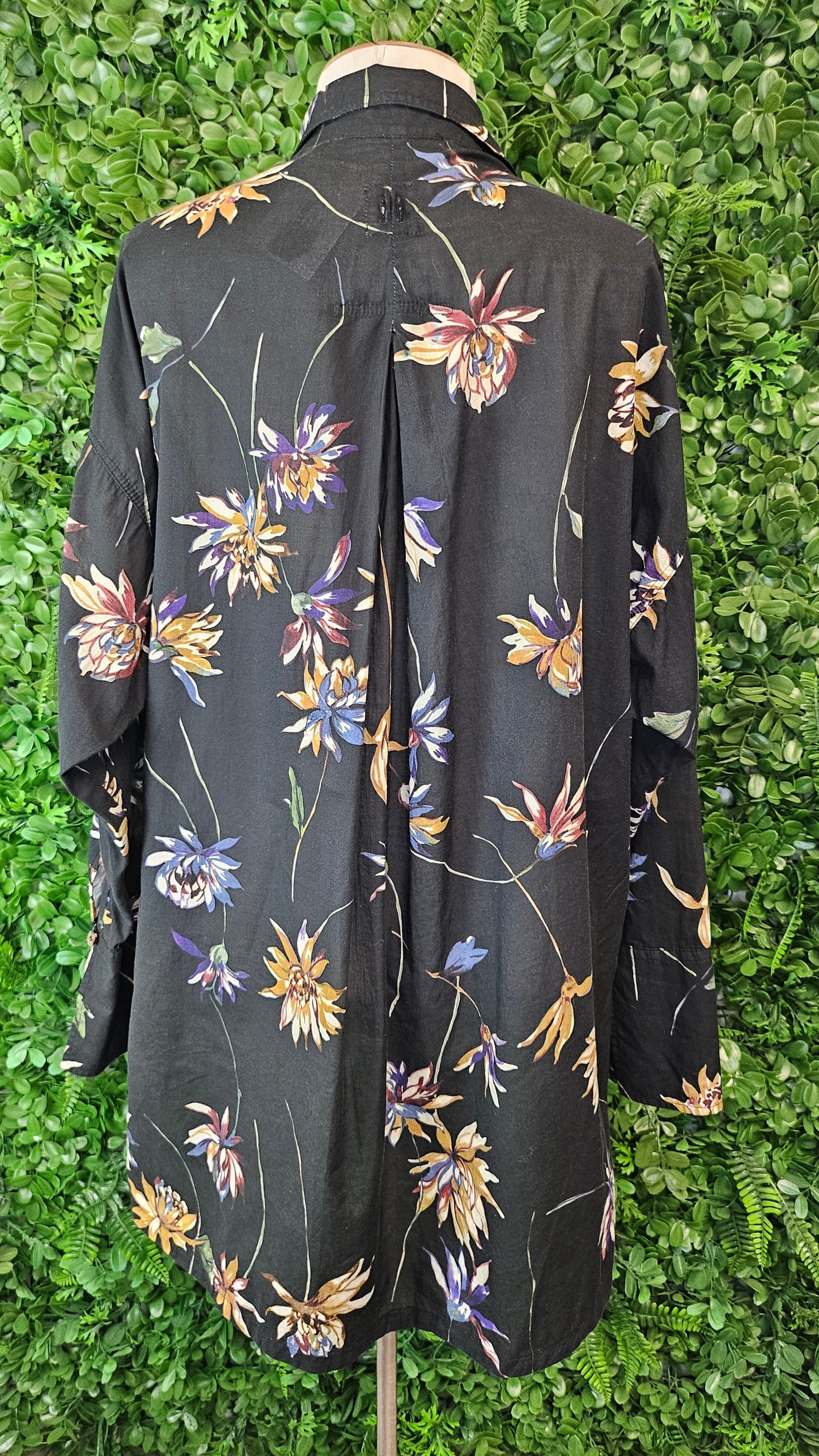 Hannes Roether Black Floral Shirt (12)