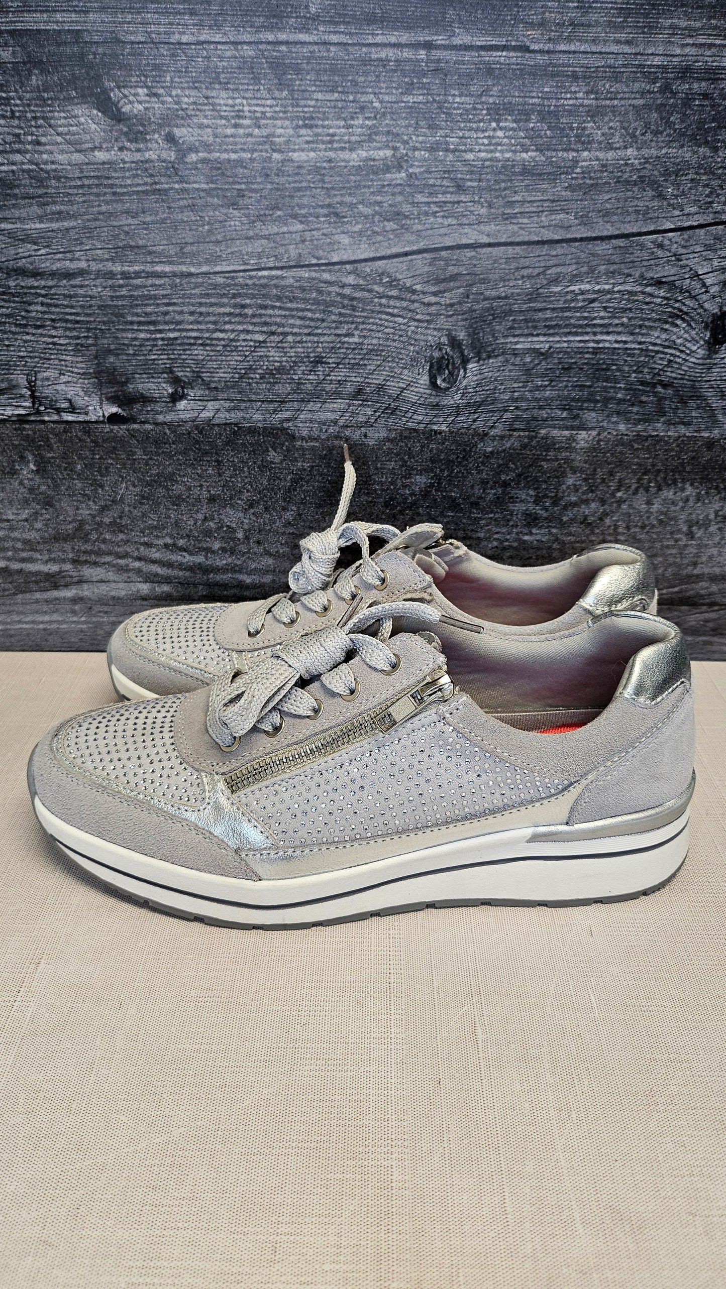 Unknown Silver Miami Sneaker (39)