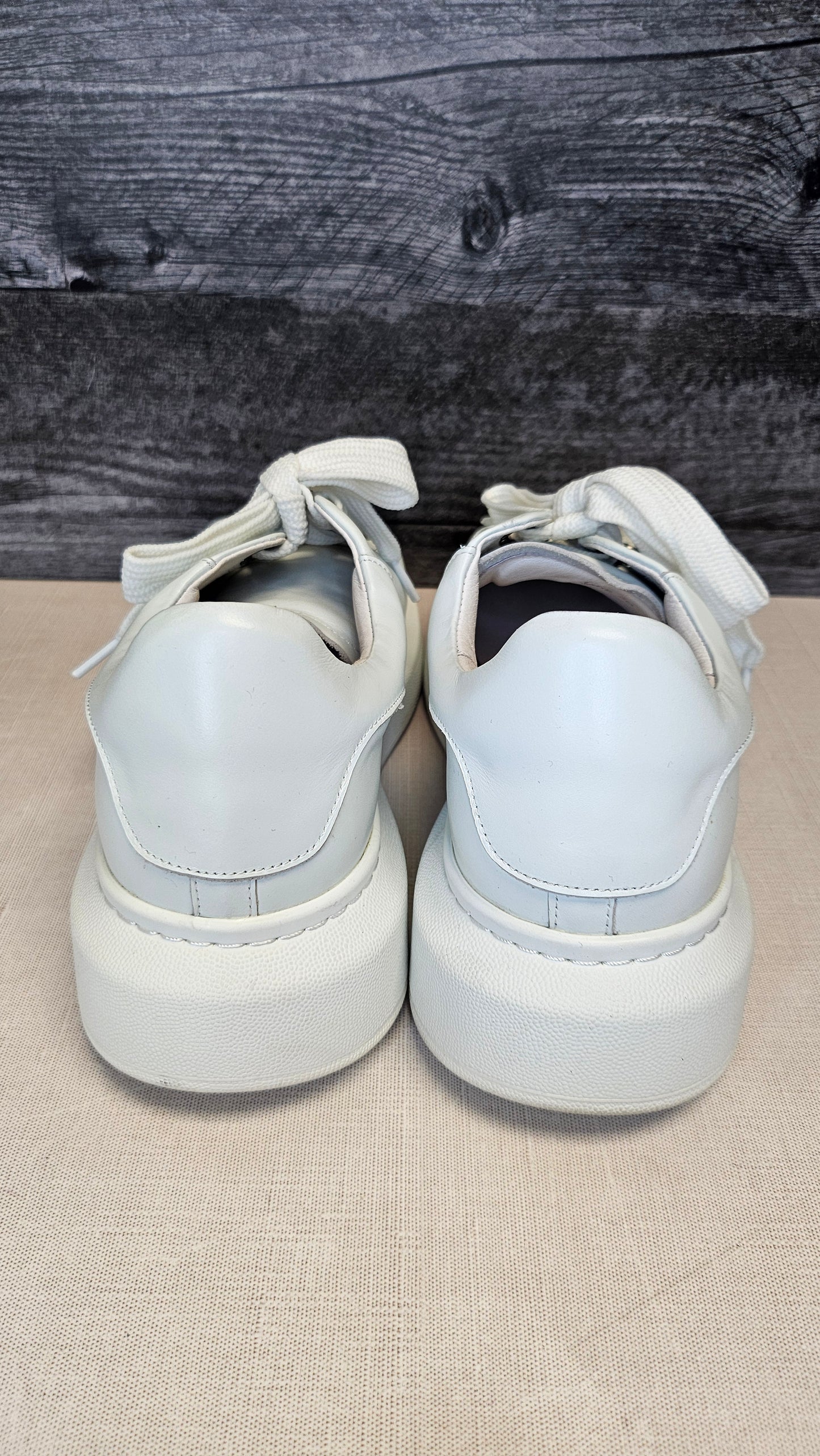 Charlie Rose White Leather Sneakers (40)