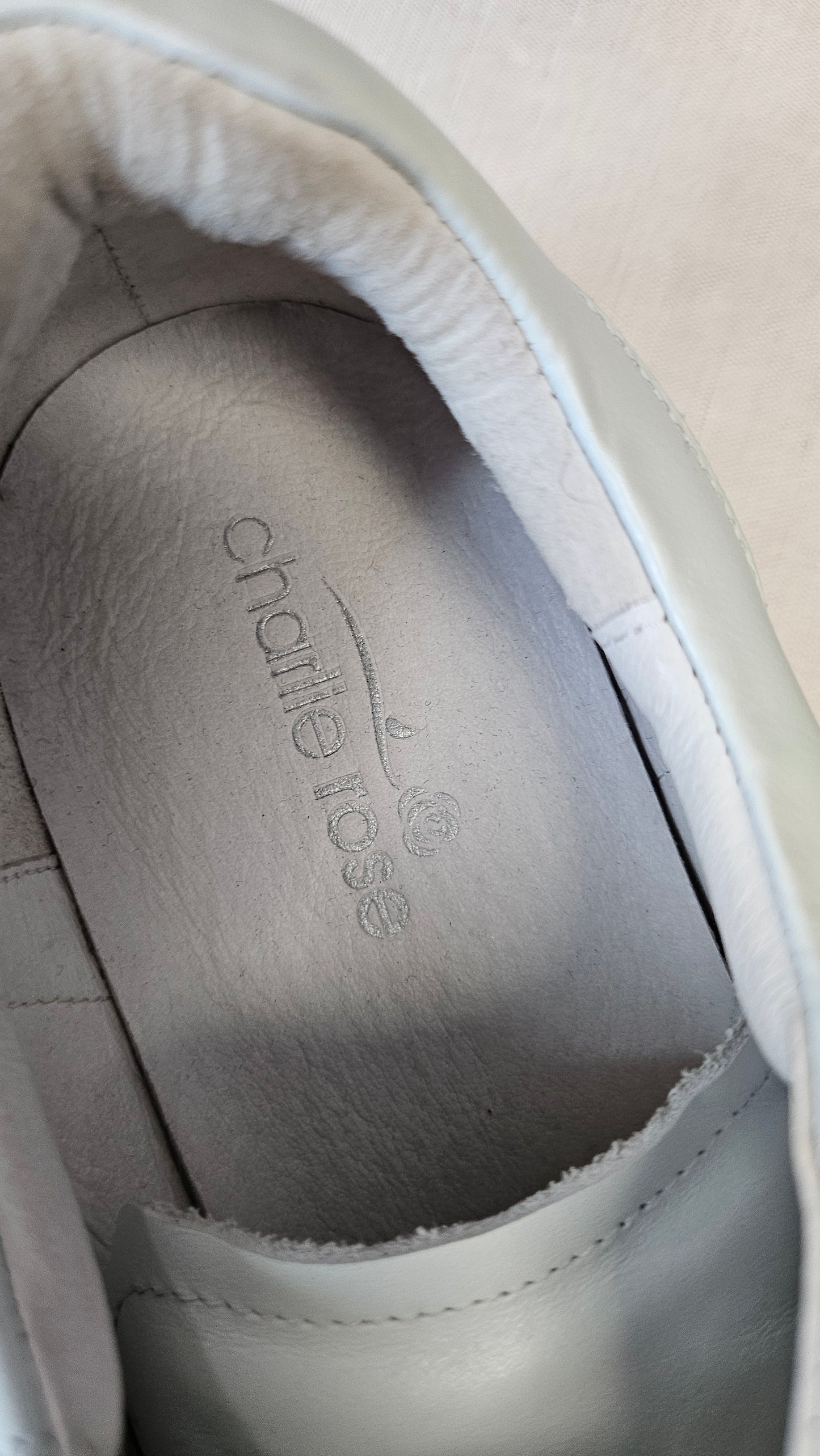 Charlie Rose White Leather Sneakers (40)