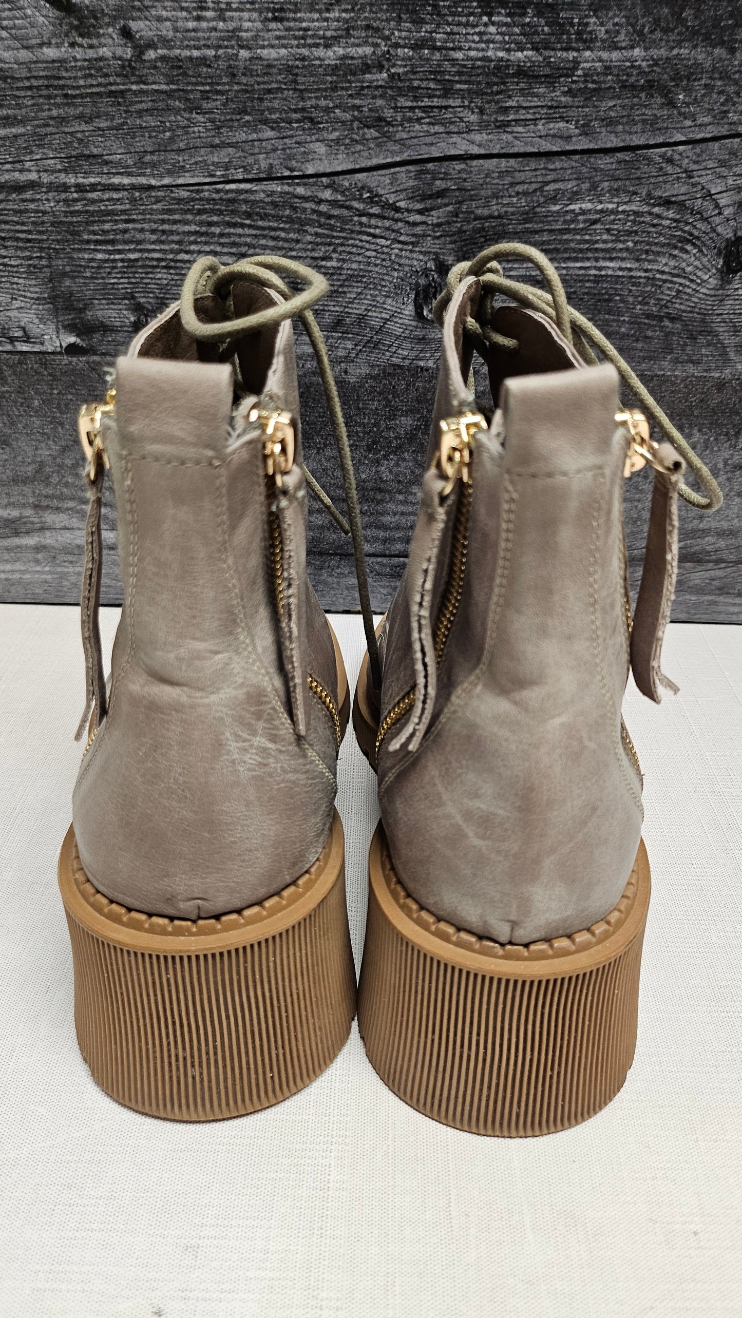 Django & Juliette Taupe Zyan Leather Boot (41)