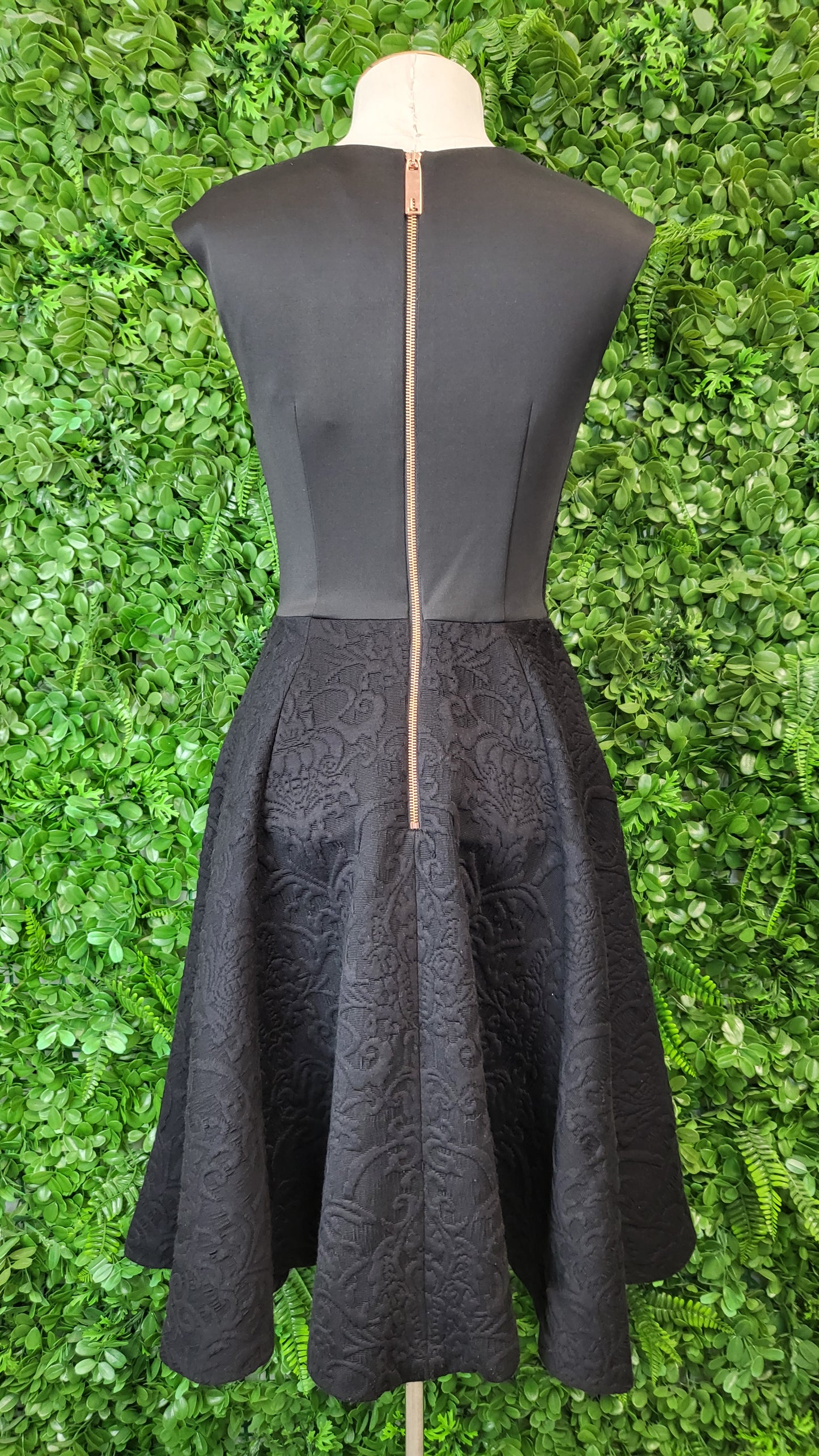 Ted Baker Black Jacquard Dress BNWT (8)