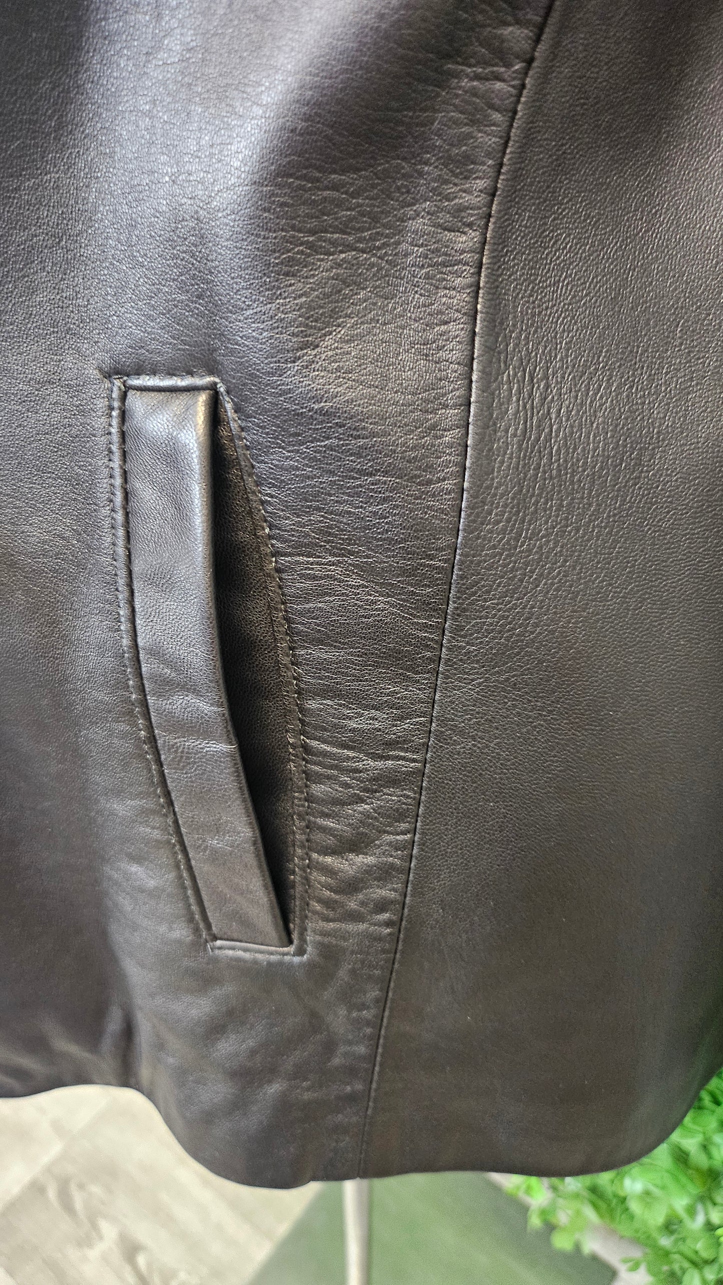 L’Aurore Black Leather Blazer (16)