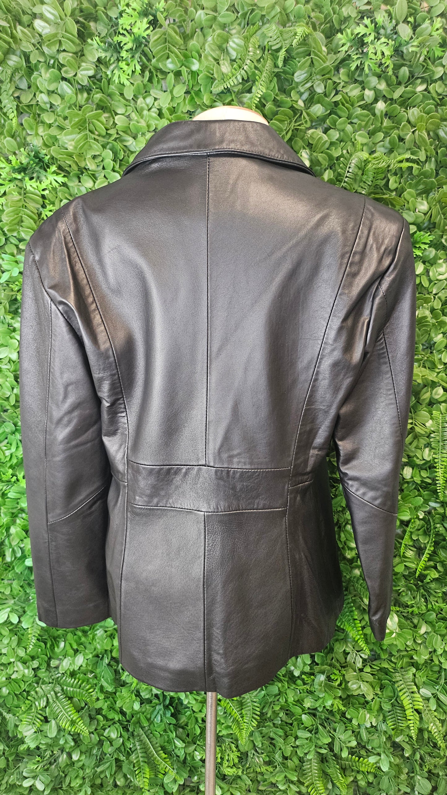 L’Aurore Black Leather Blazer (16)