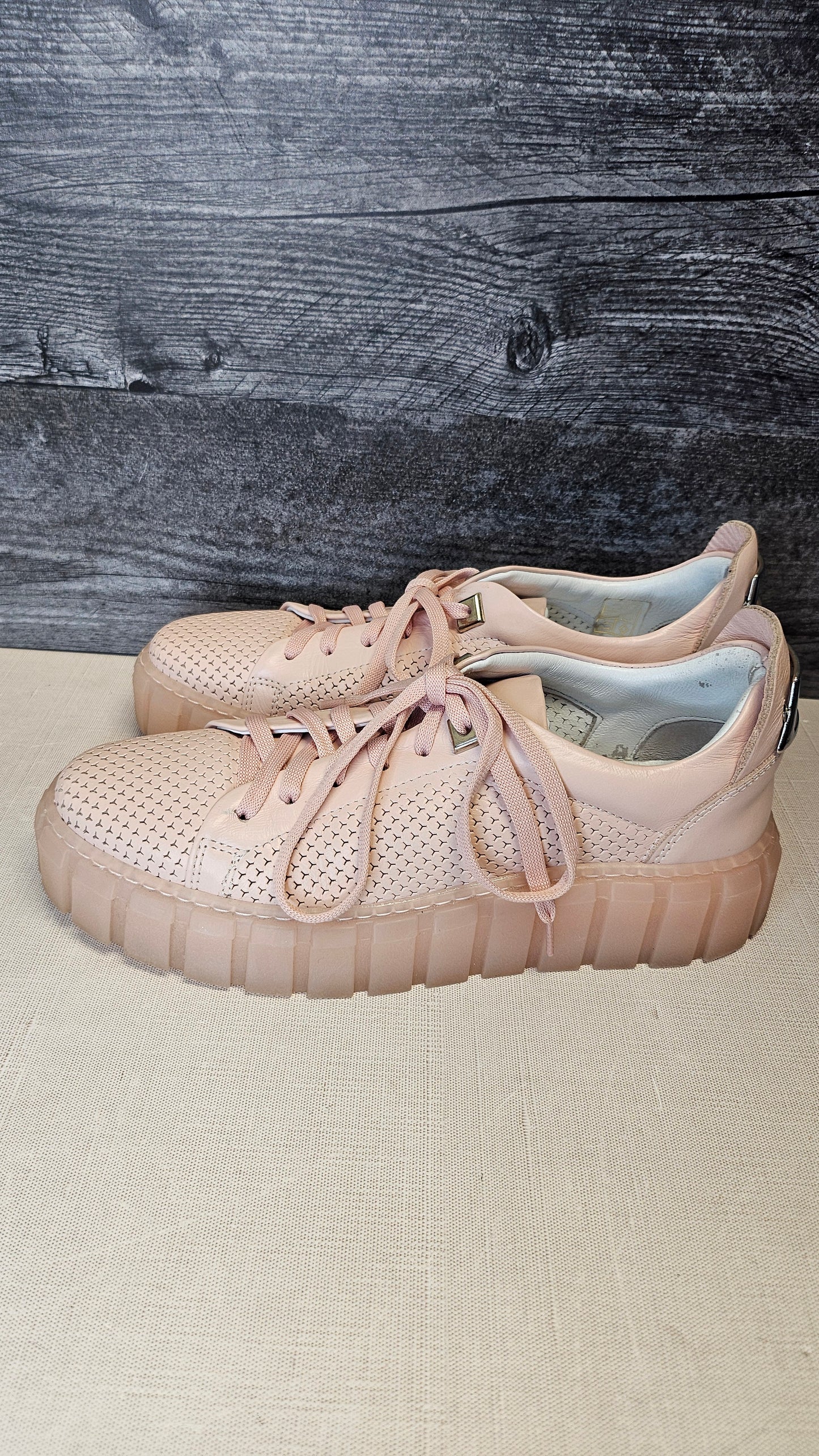 Rilassare Blush Sneaker (37)