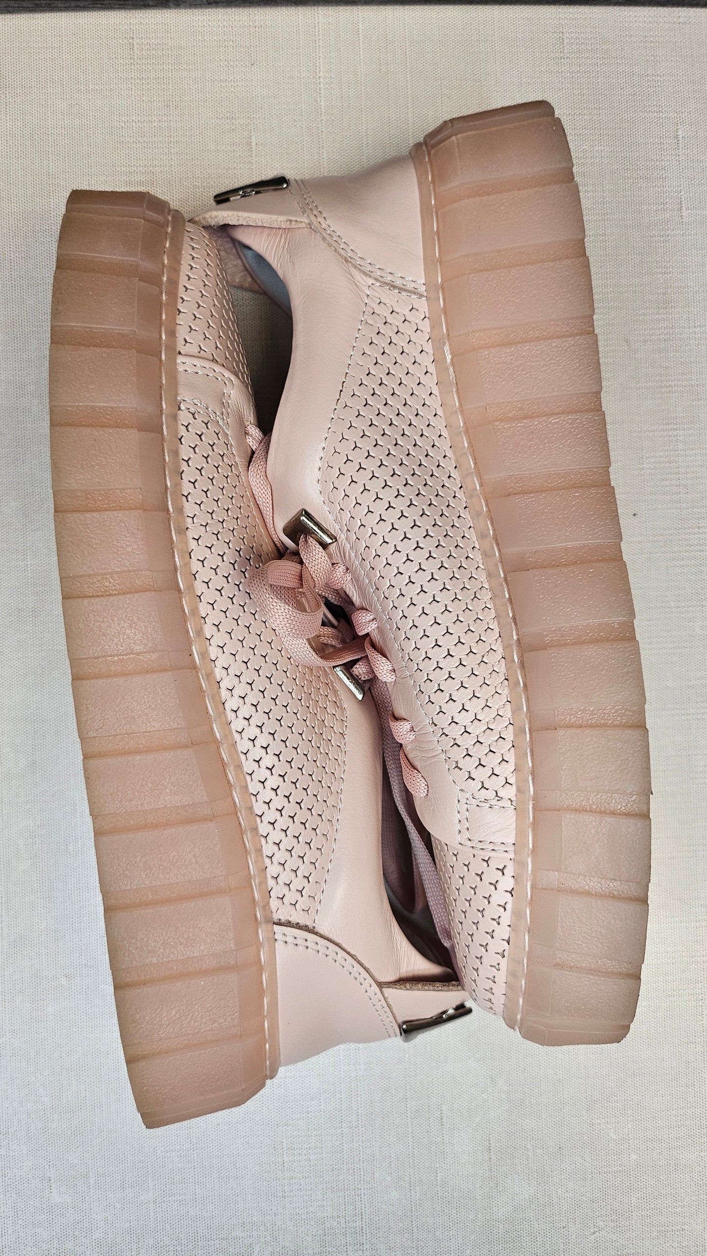 Rilassare Blush Sneaker (37)