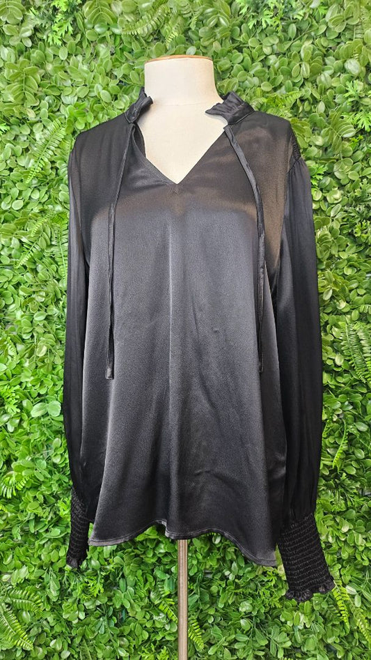 OH3 Black Shirred Detail Blouse (14)