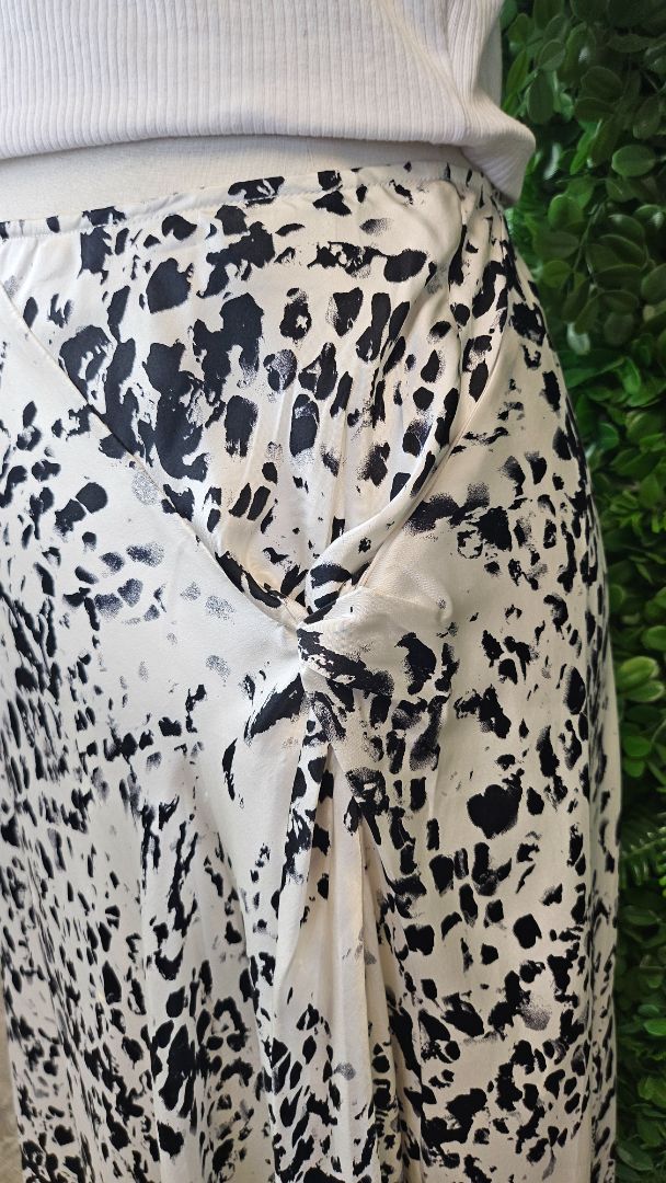 Meredith Black/White Silk Skirt (14)