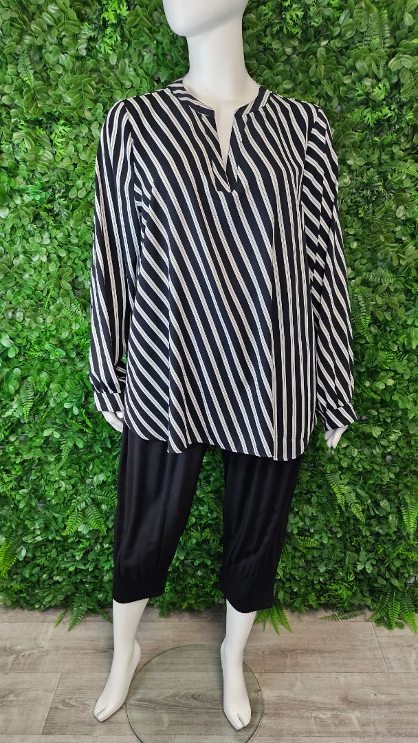 Studio Curve Black/White Striped Top (22)