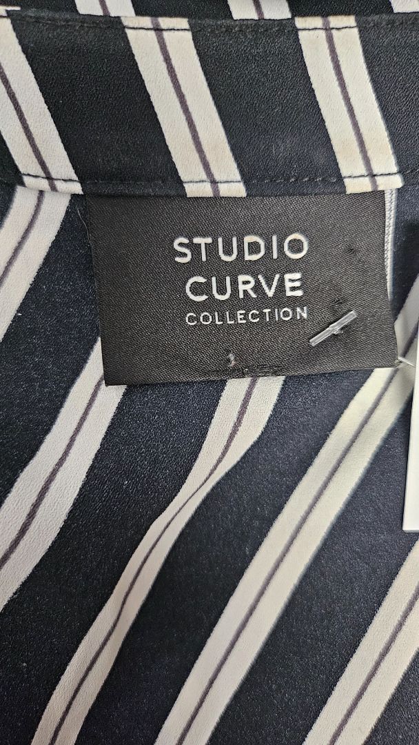 Studio Curve Black/White Striped Top (22)