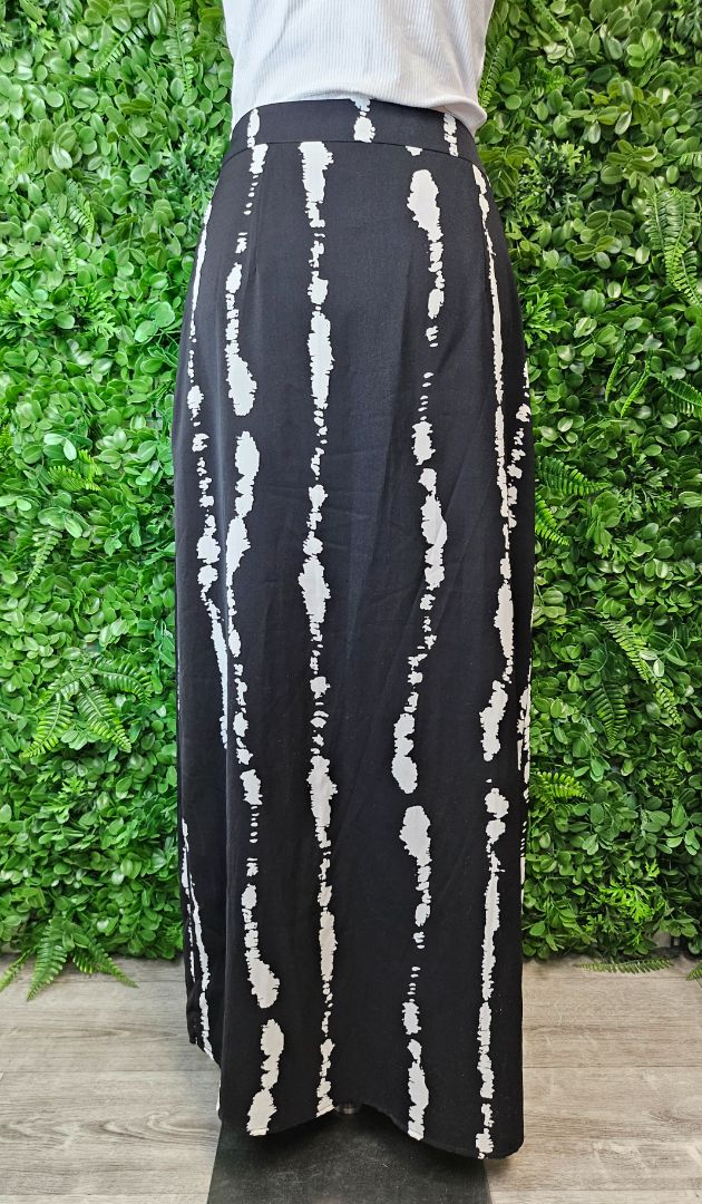 Amaya Black/White Split Skirt (12)