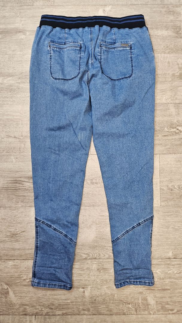 Newport Blue Wash Panelled Jogger Jean (16)