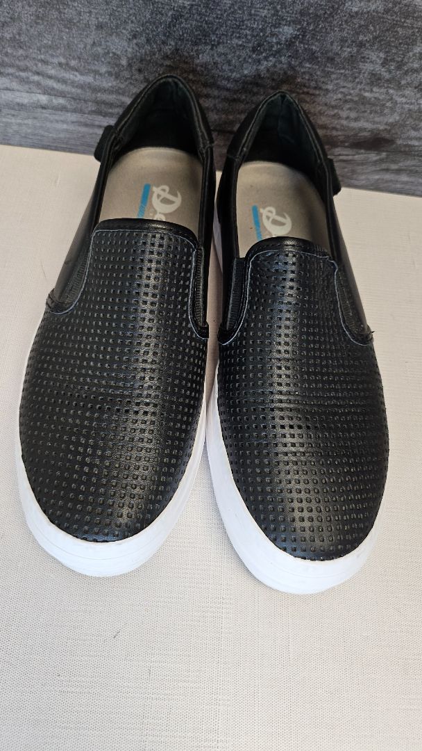 Deuce Black Slip On Sneaker (39)