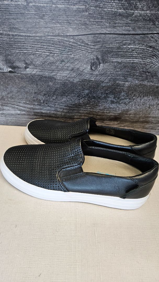 Deuce Black Slip On Sneaker (39)