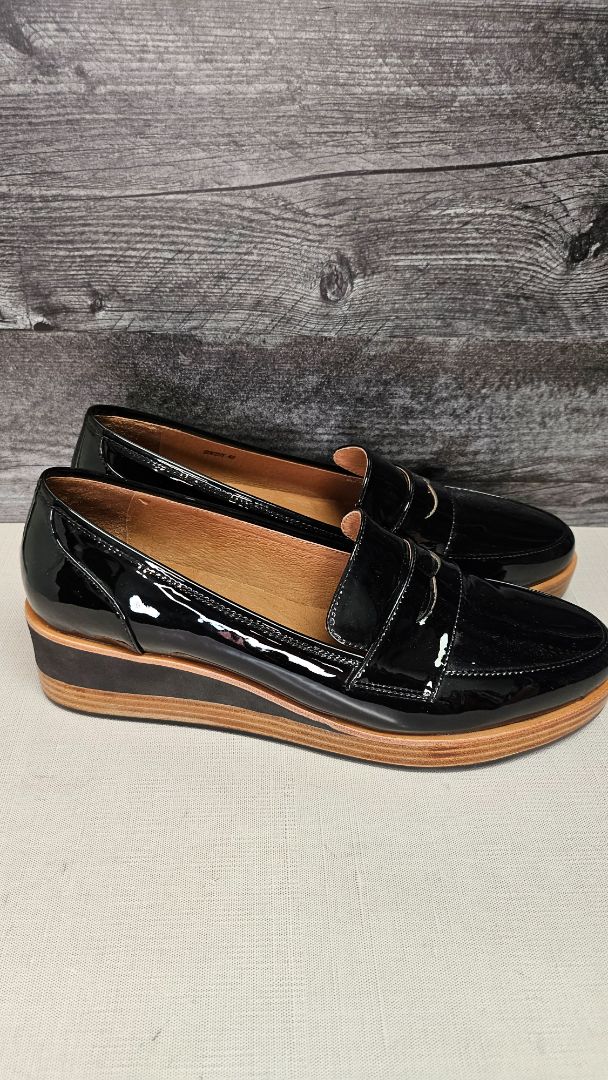 Bresley Black Patent Loafer (42)