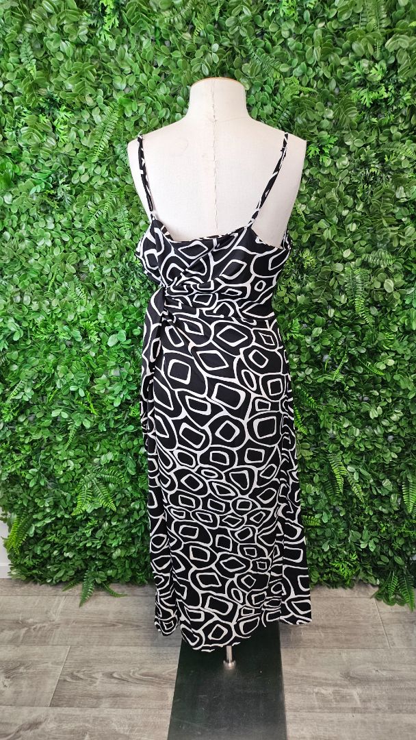 Esther Black/White Tie Waist Dress (14)