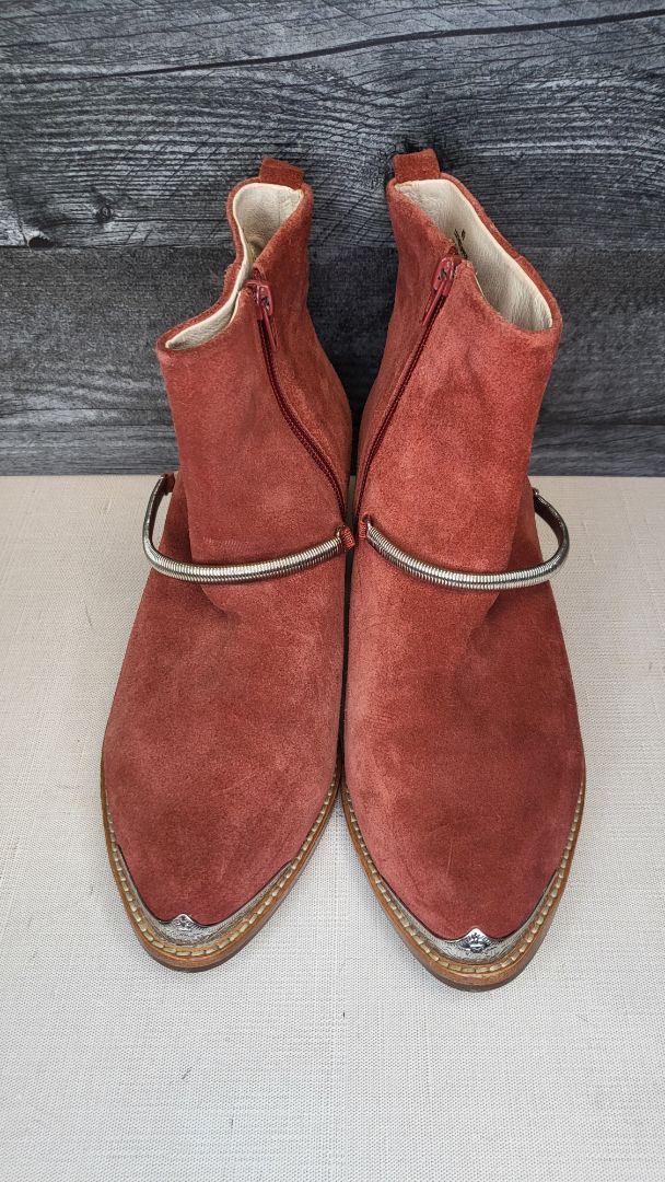 Mi Piaci Rust Suede Boots (40)