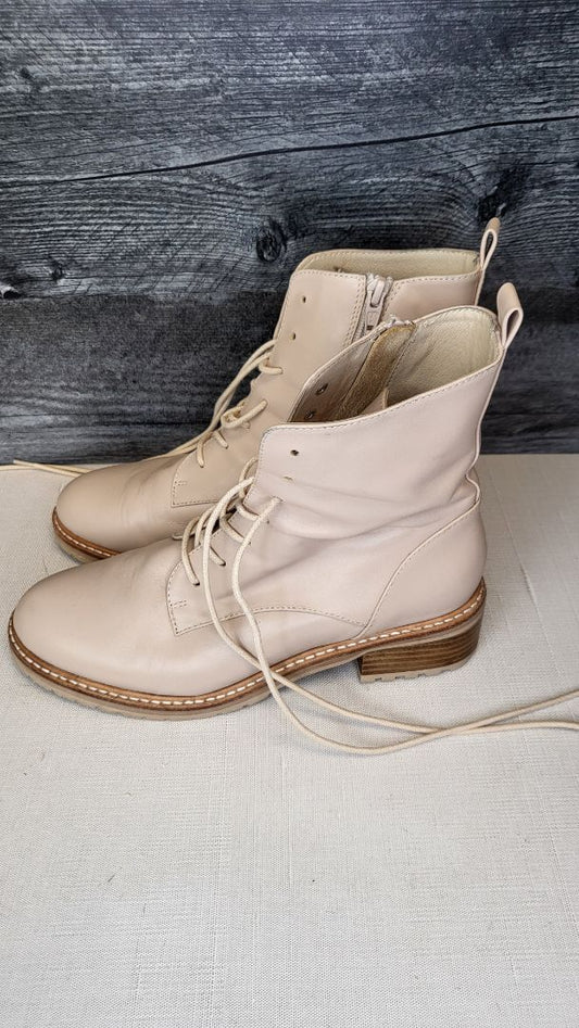 Isabella Anselmi Blush Lace Up Boot (38)