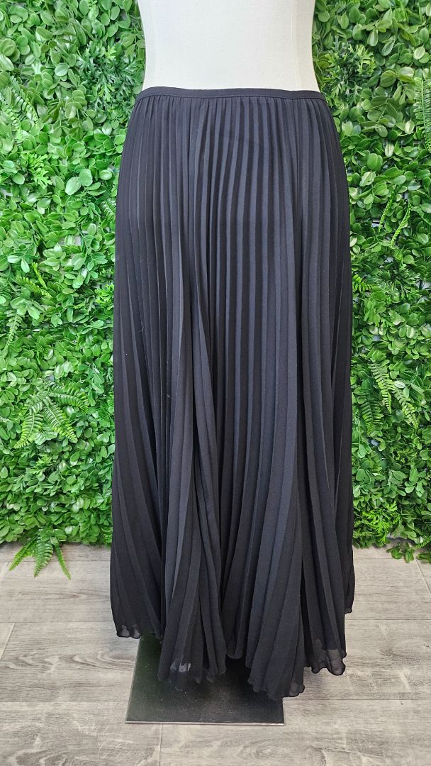 Jaeger Black Pleat Skirt 12