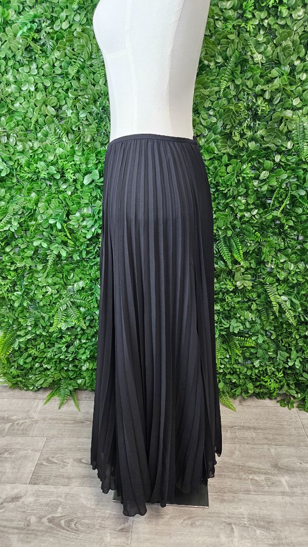 Jaeger Black Pleat Skirt 12